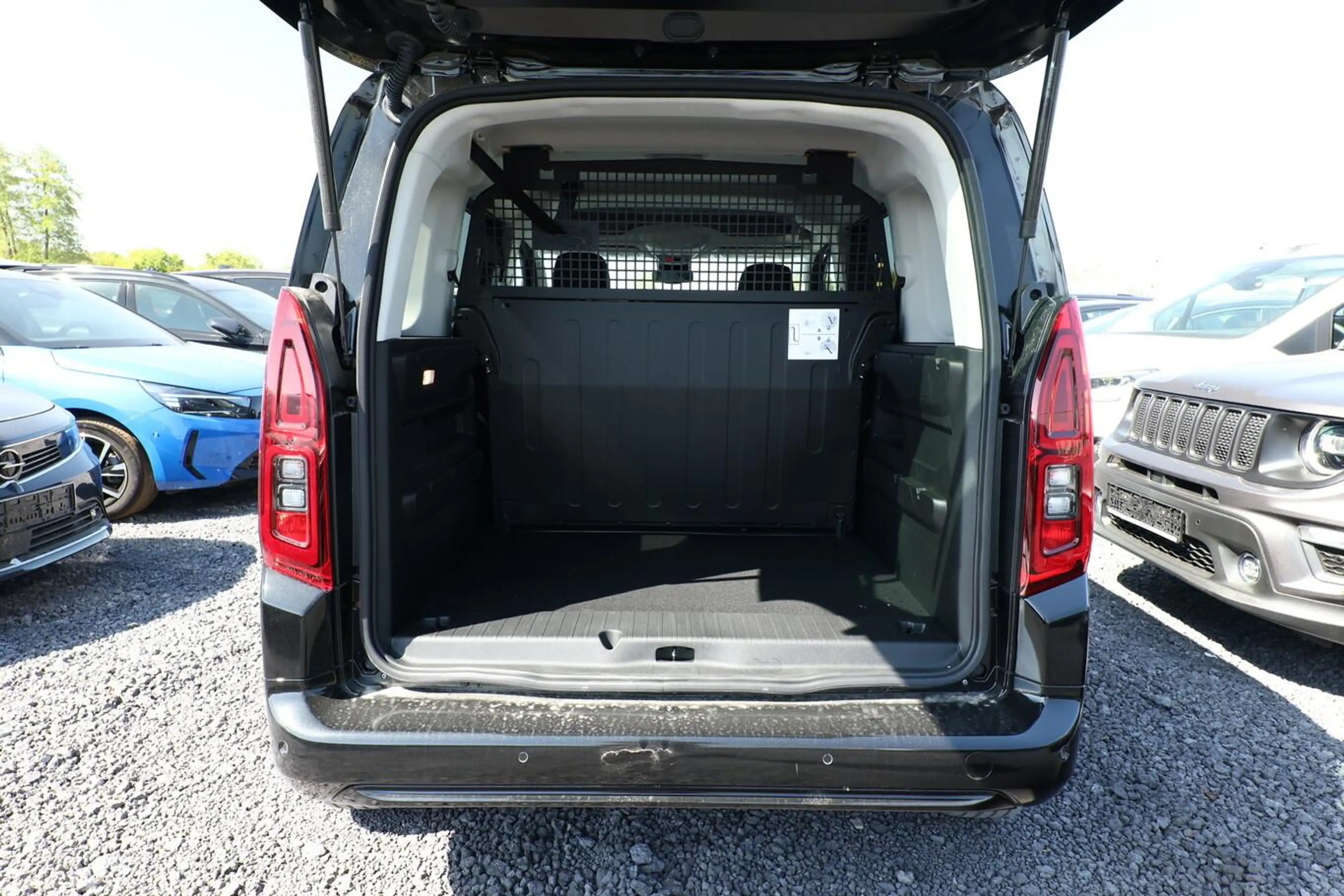 Opel Combo AT8 GS Nav10" Kam IntelliLux PDC Privacy 96 kW ... — photo 11