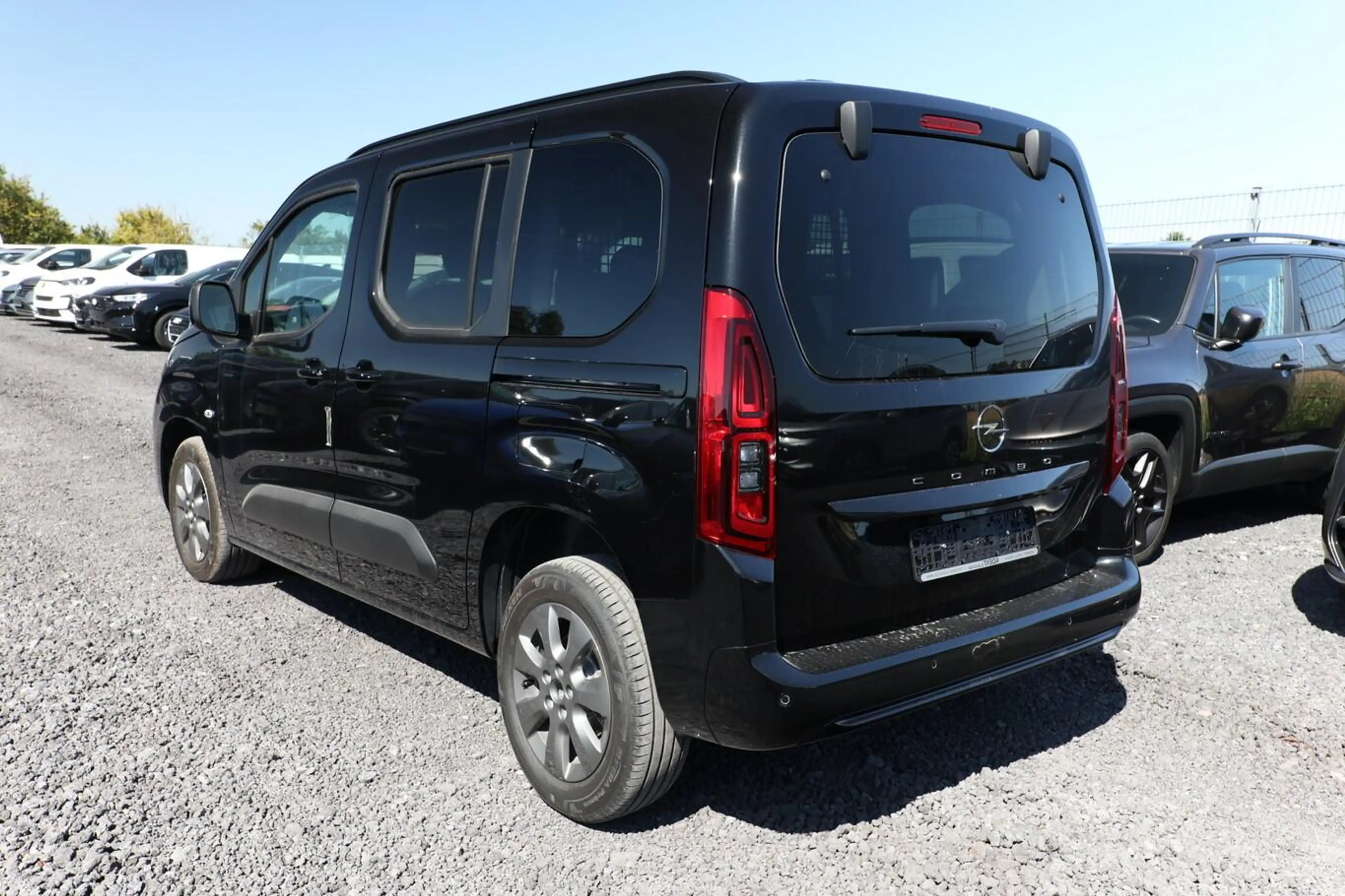 Opel Combo AT8 GS Nav10" Kam IntelliLux PDC Privacy 96 kW ... — photo 4