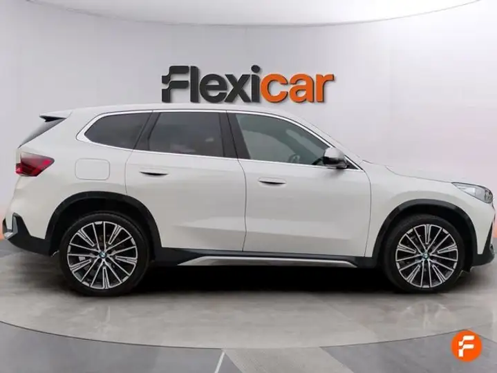 BMW X1 2022, foto 2
