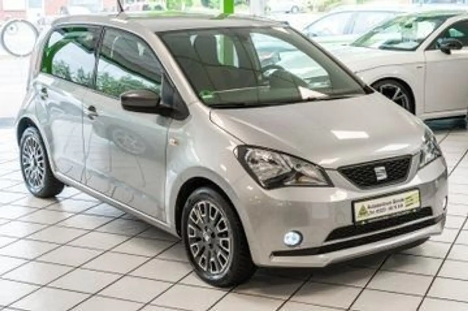 SEAT Mii Chic 1.0 Benzin Klima PDC Nur 11.200 km Серебристый - 1