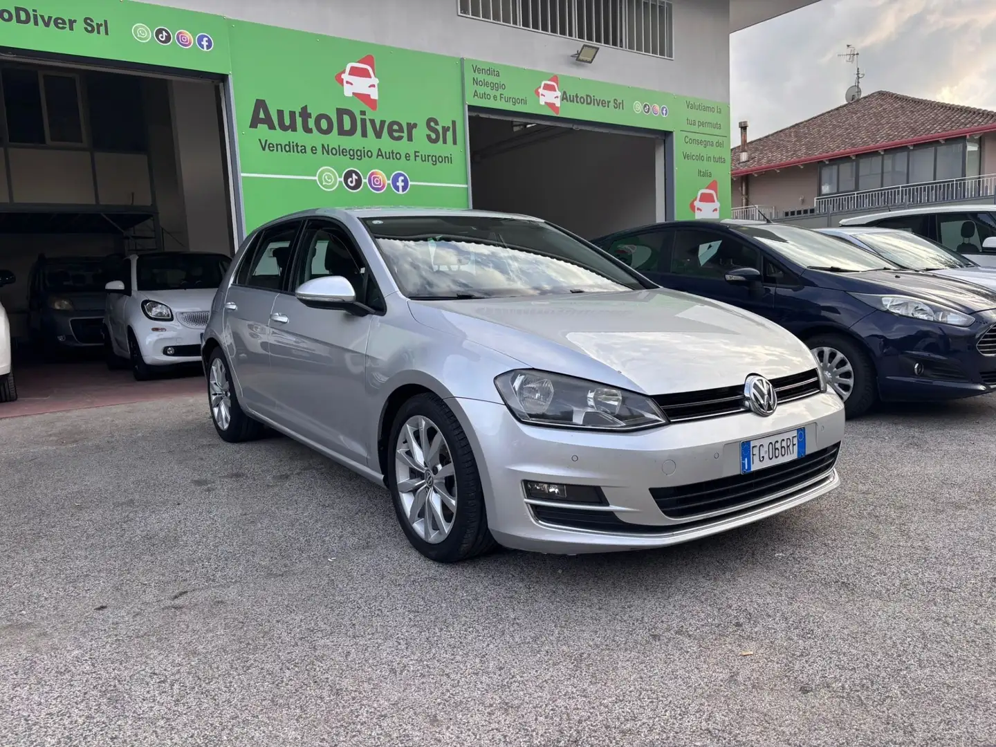 Volkswagen Golf 5p 1.6 tdi Executive 110cv - 2