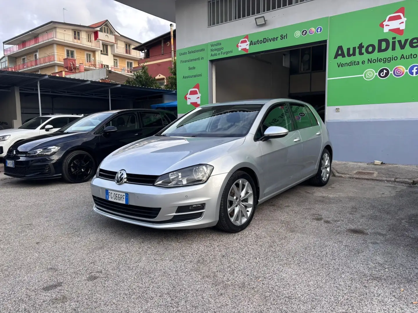 Volkswagen Golf 5p 1.6 tdi Executive 110cv - 1