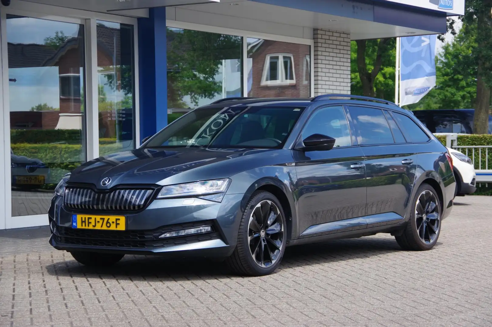 Skoda Superb Combi 1.4 TSI iV Sportline Camera Memory Seat Stoe Grijs - 2