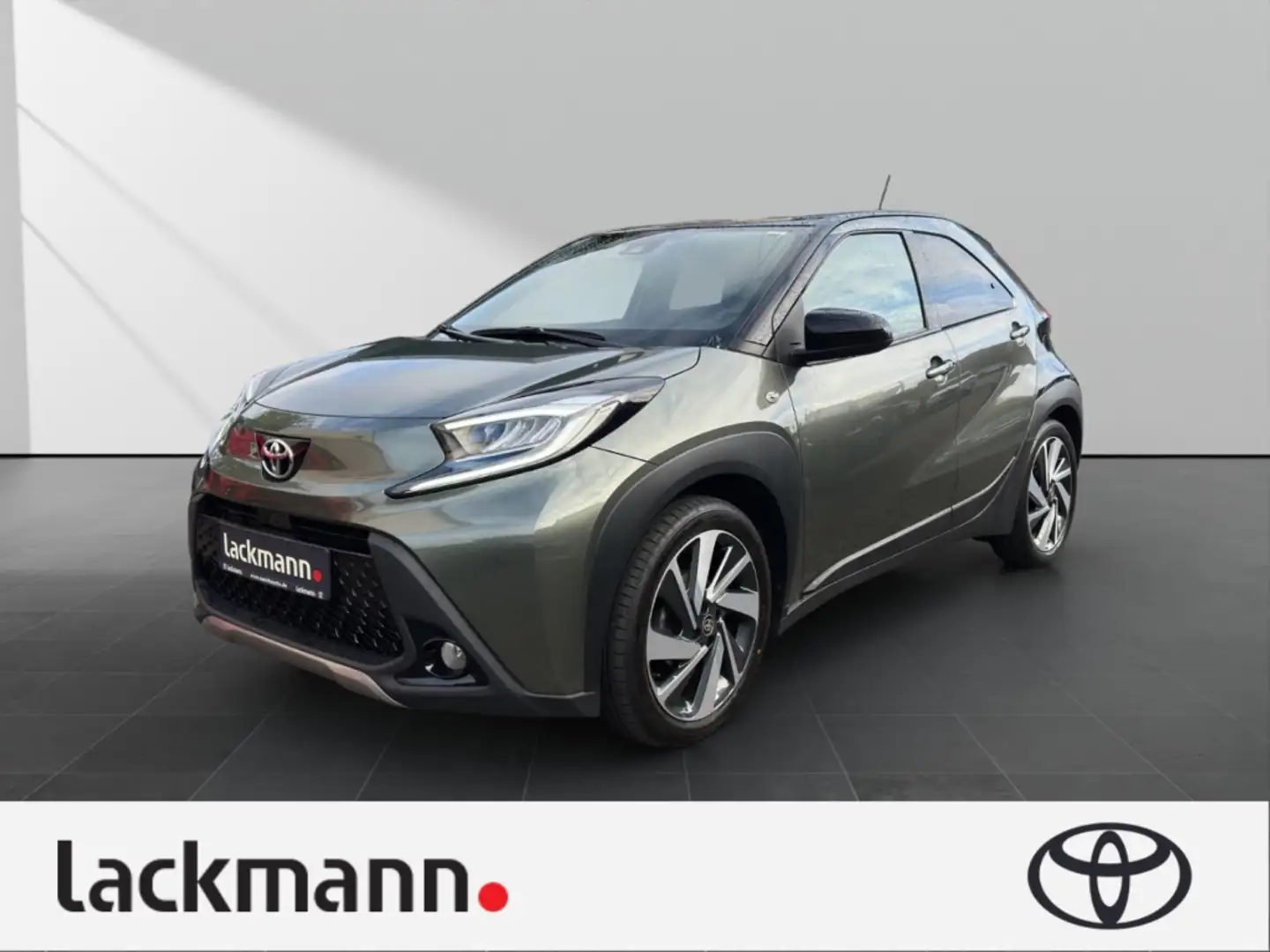 Toyota Aygo X 1.0 Explore*Navi*CarPlay*LED*JBL* Grün - 1