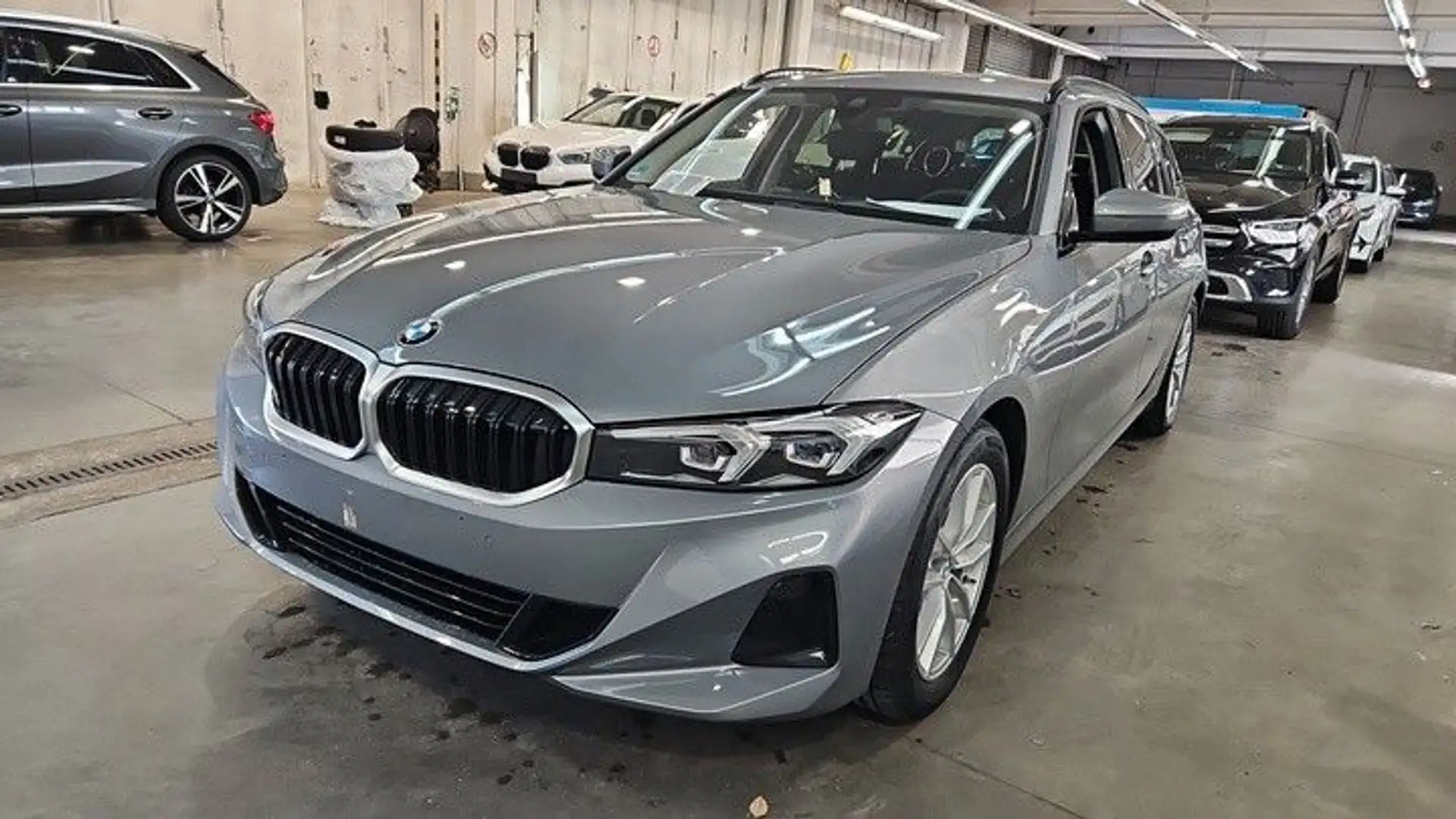 BMW 320 d CURVEDISPLAY*DRVNGASSIST*SHZ*1.HAND Gris - 1