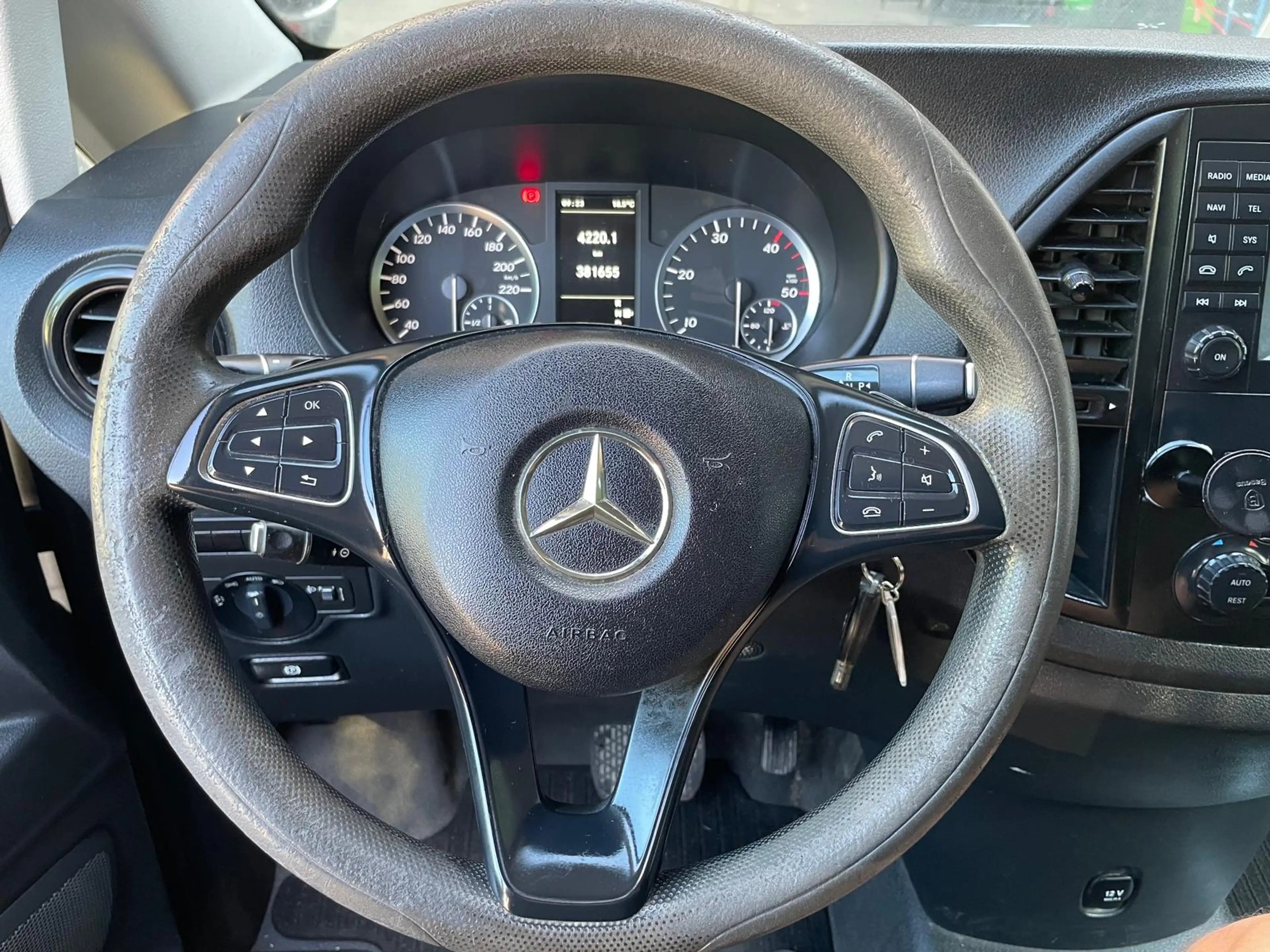 Mercedes-Benz Vito 114 CDI Lang Automaat PDC Klima LM velgen — photo 13
