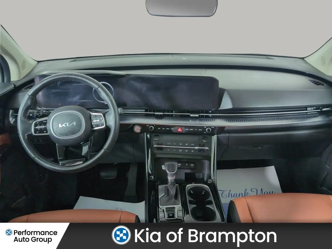 Kia Carnival снимка Kia Carnival