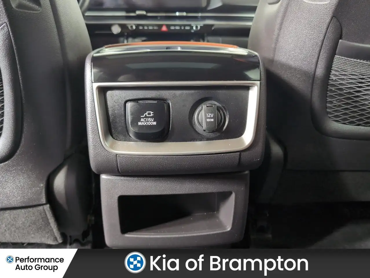 Kia Carnival снимка Kia Carnival