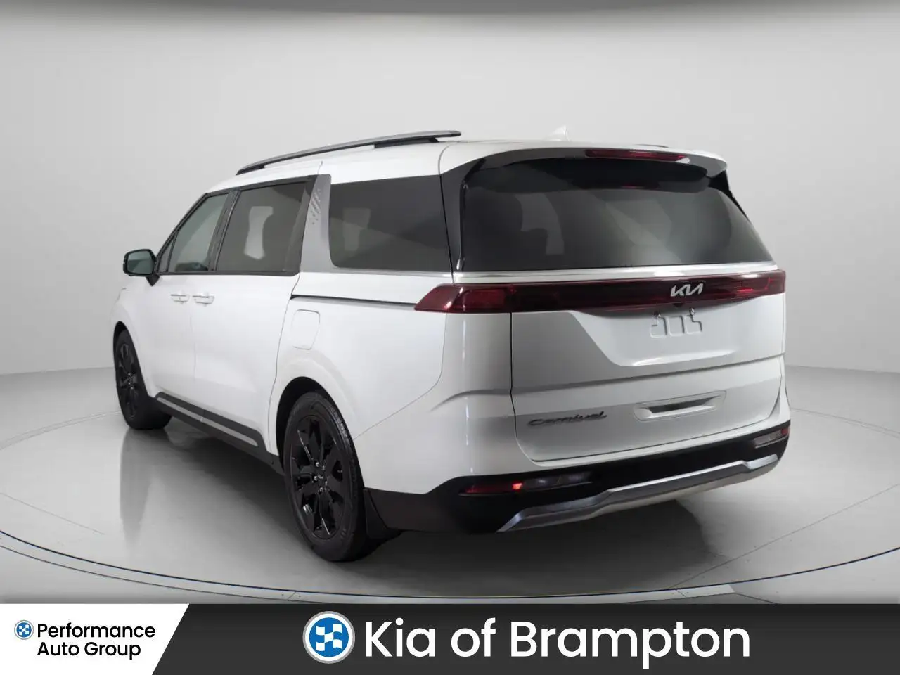 Kia Carnival снимка Kia Carnival
