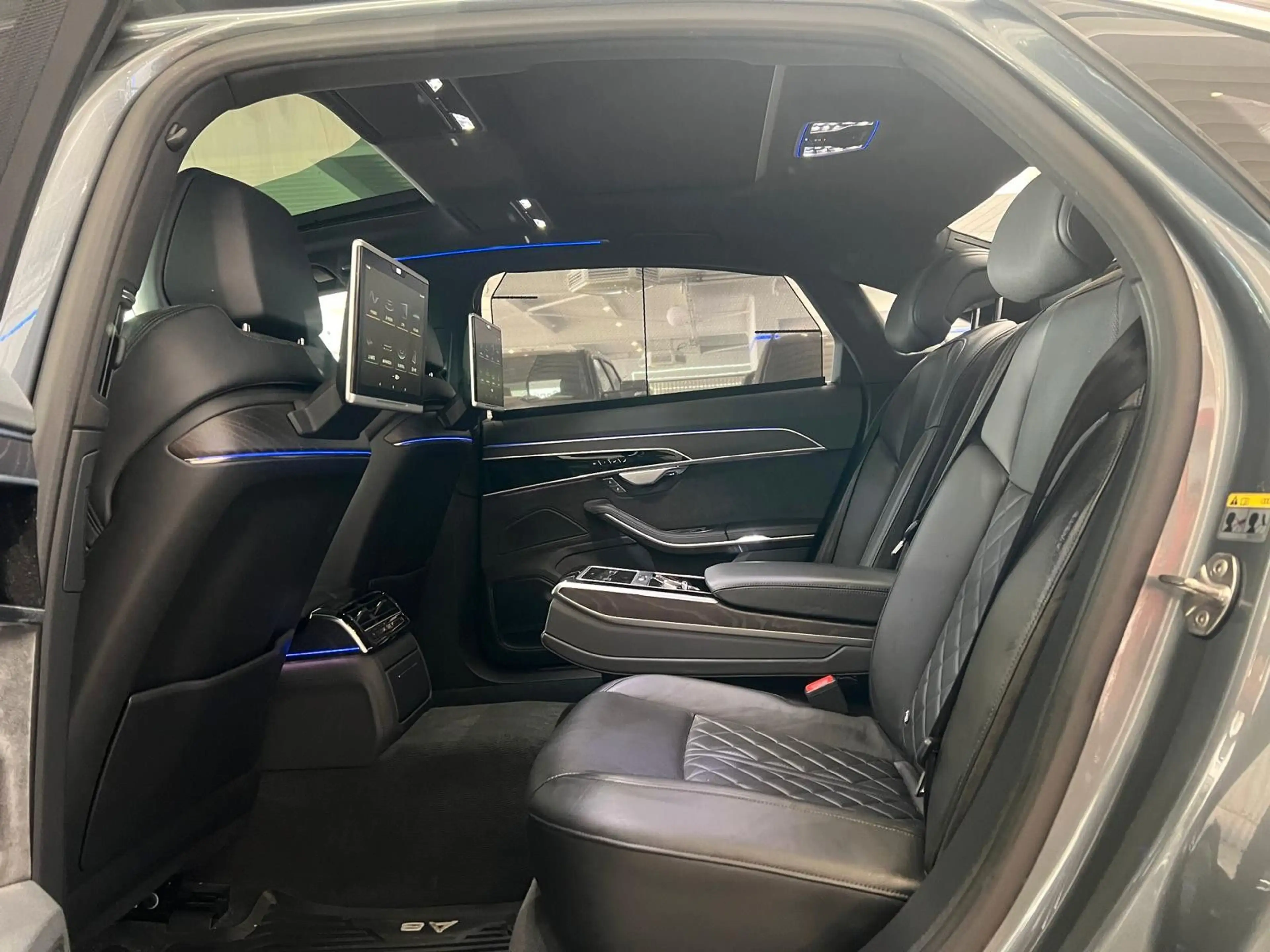Audi A8 60 TFSI e L Quattro*Lang Version*Exclusive* — photo 6