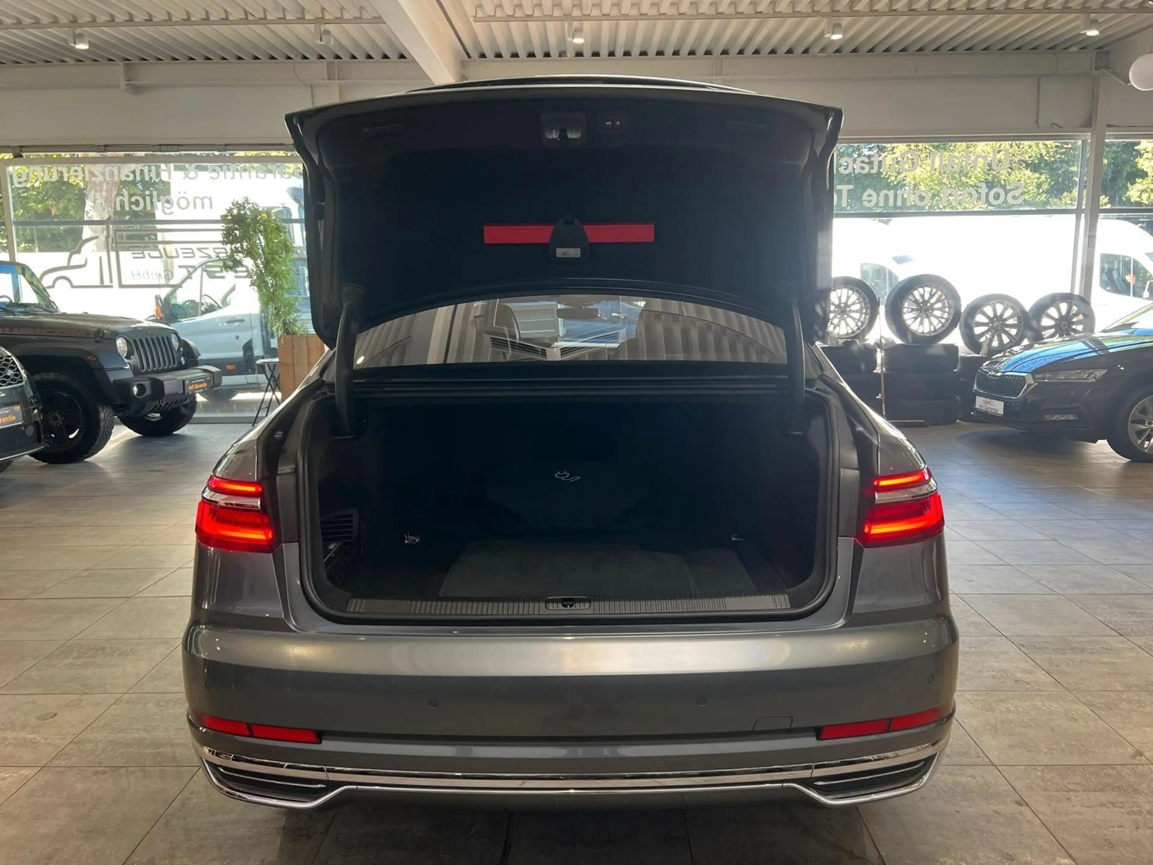 Audi A8 60 TFSI e L Quattro*Lang Version*Exclusive* — photo 9