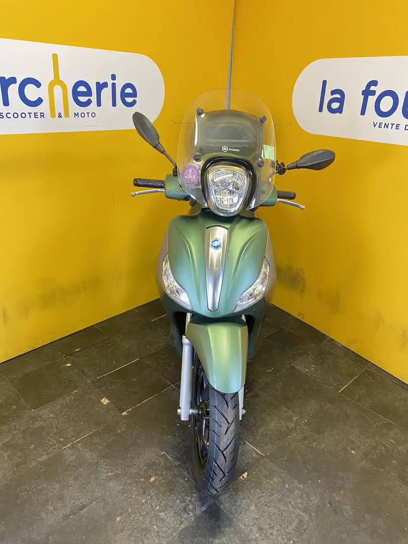 Piaggio Medley 125 Verde - 2