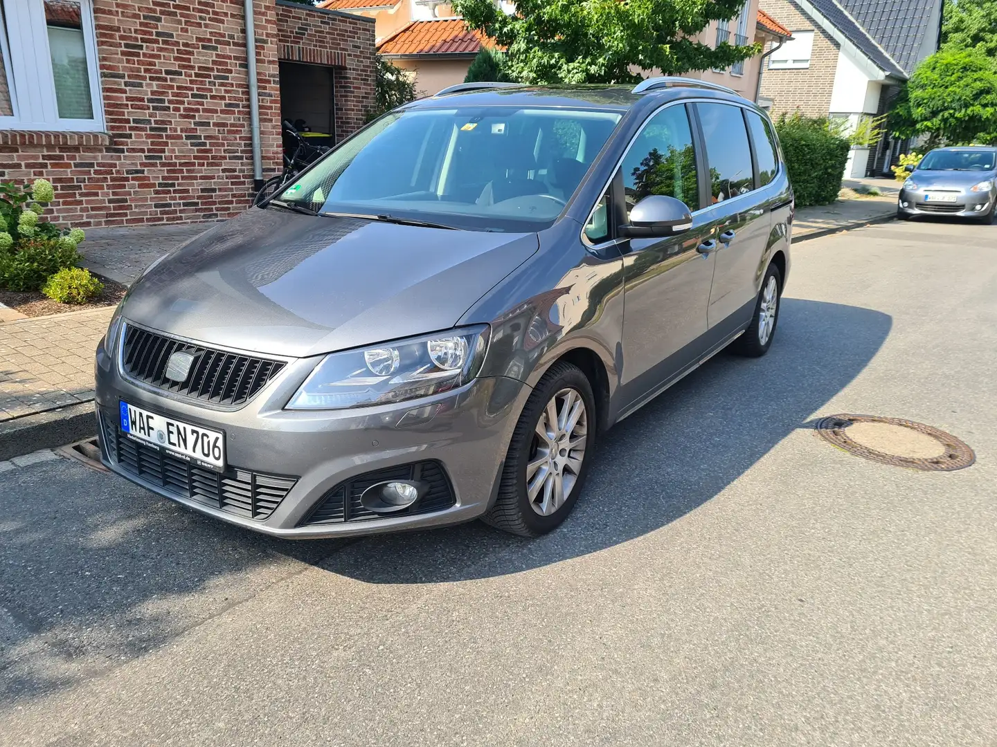 SEAT Alhambra Alhambra+2.0+TDI+(Ecomotive)+Start+ Grau - 1