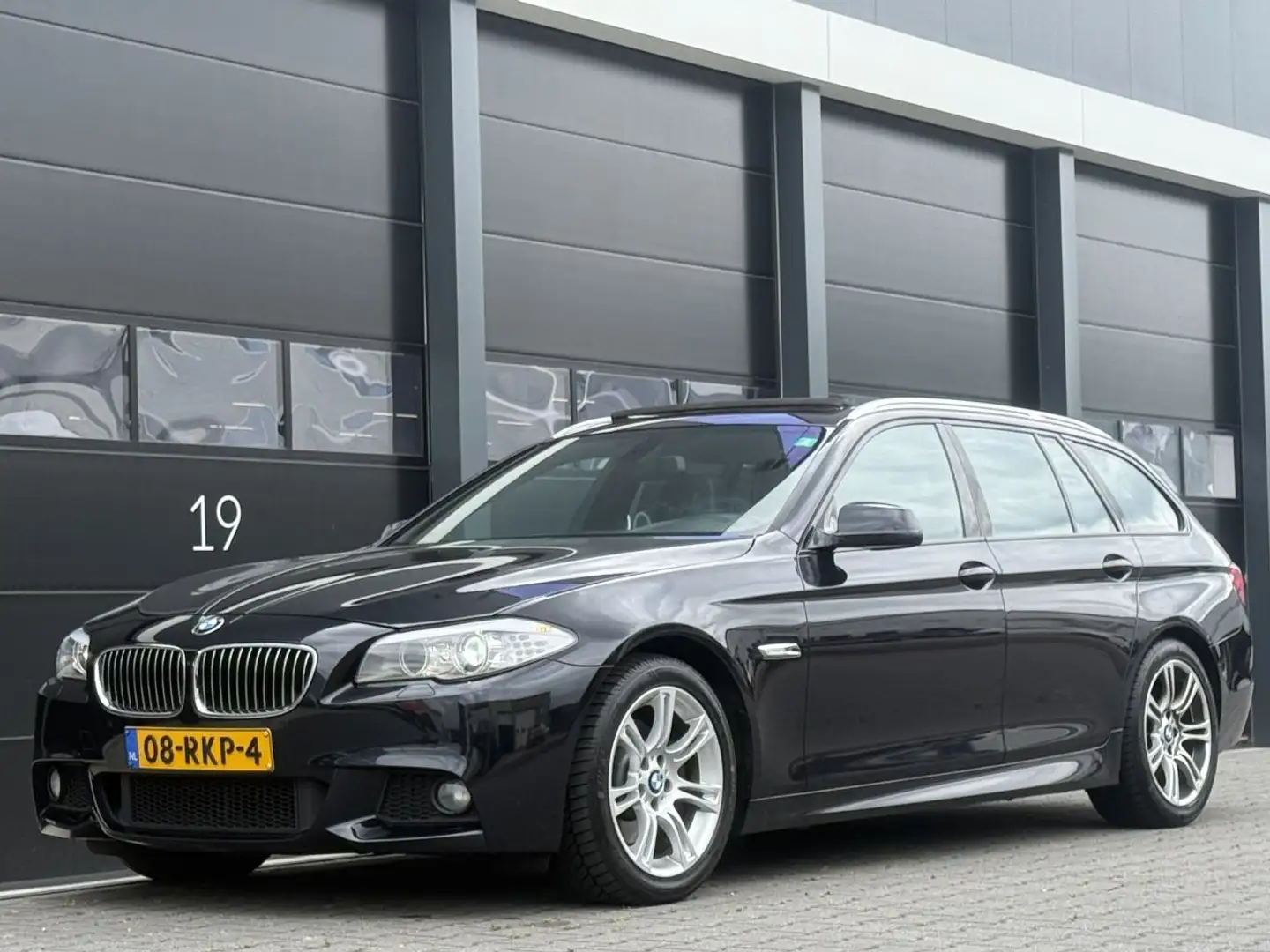 BMW 520 5-serie 520d M-pakket Panon Xenon Leer Zwart - 1