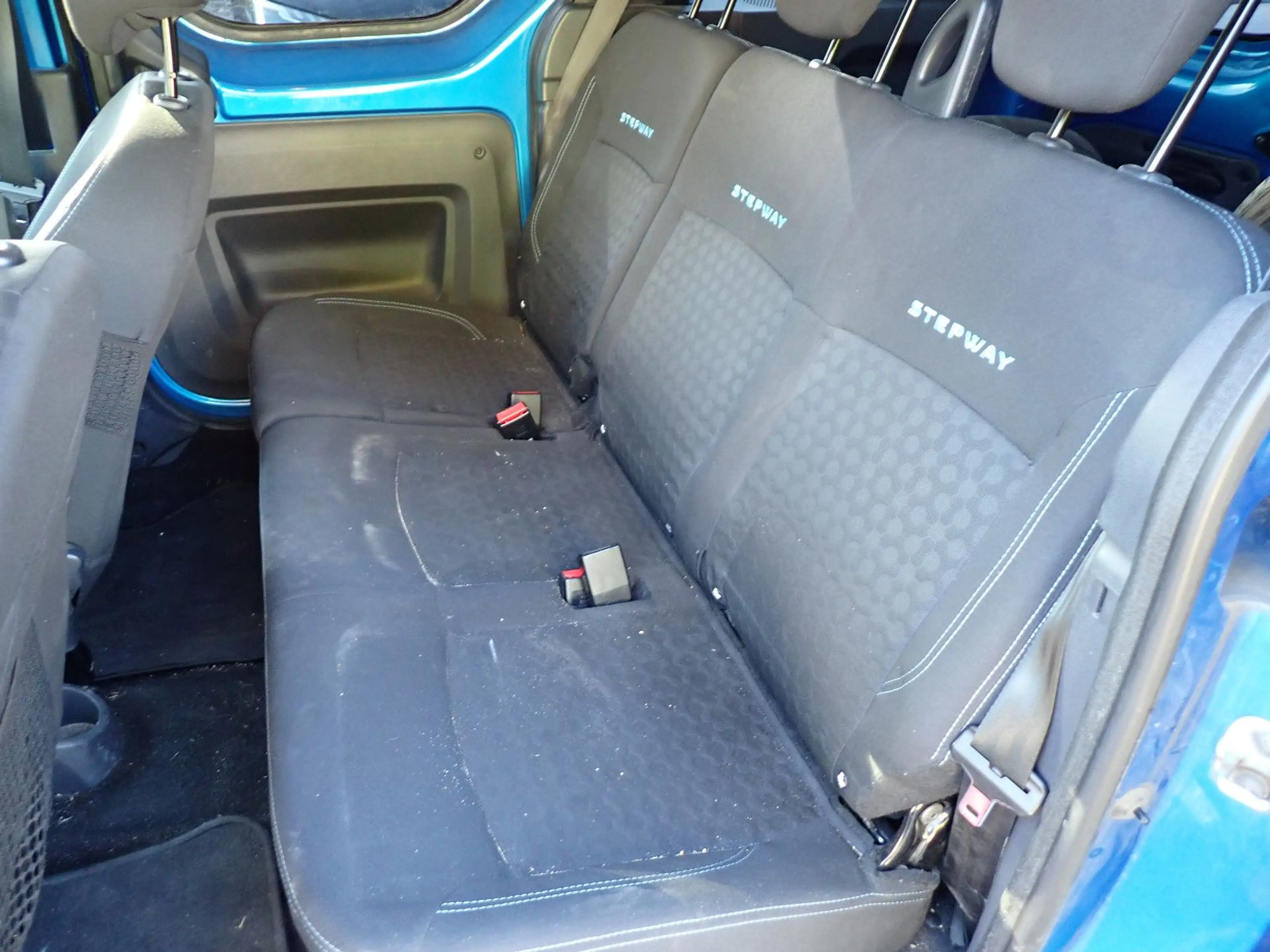 Dacia Dokker Stepway 8-fach Reifen Guter Zustand — photo 11
