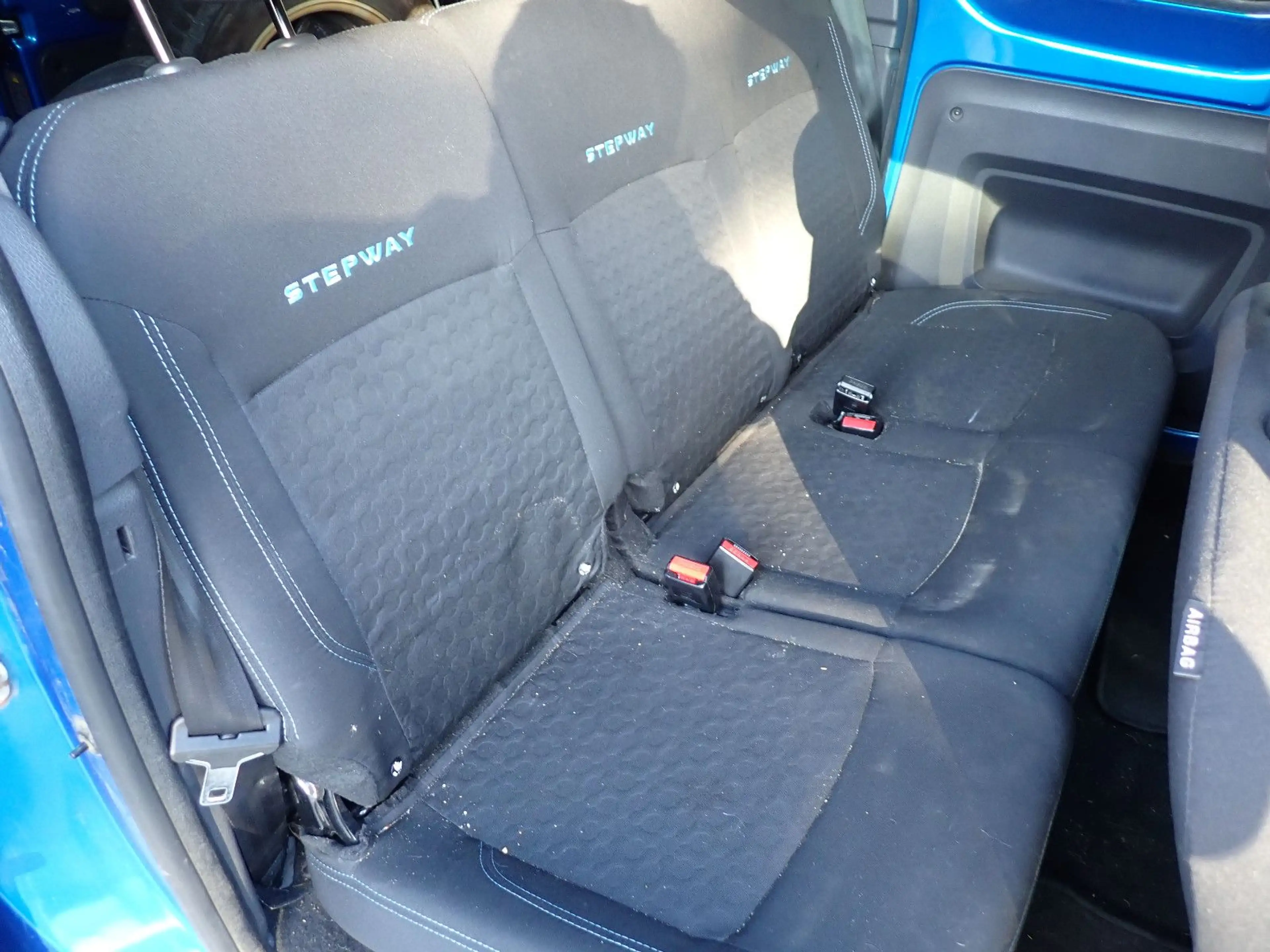 Dacia Dokker Stepway 8-fach Reifen Guter Zustand — photo 8