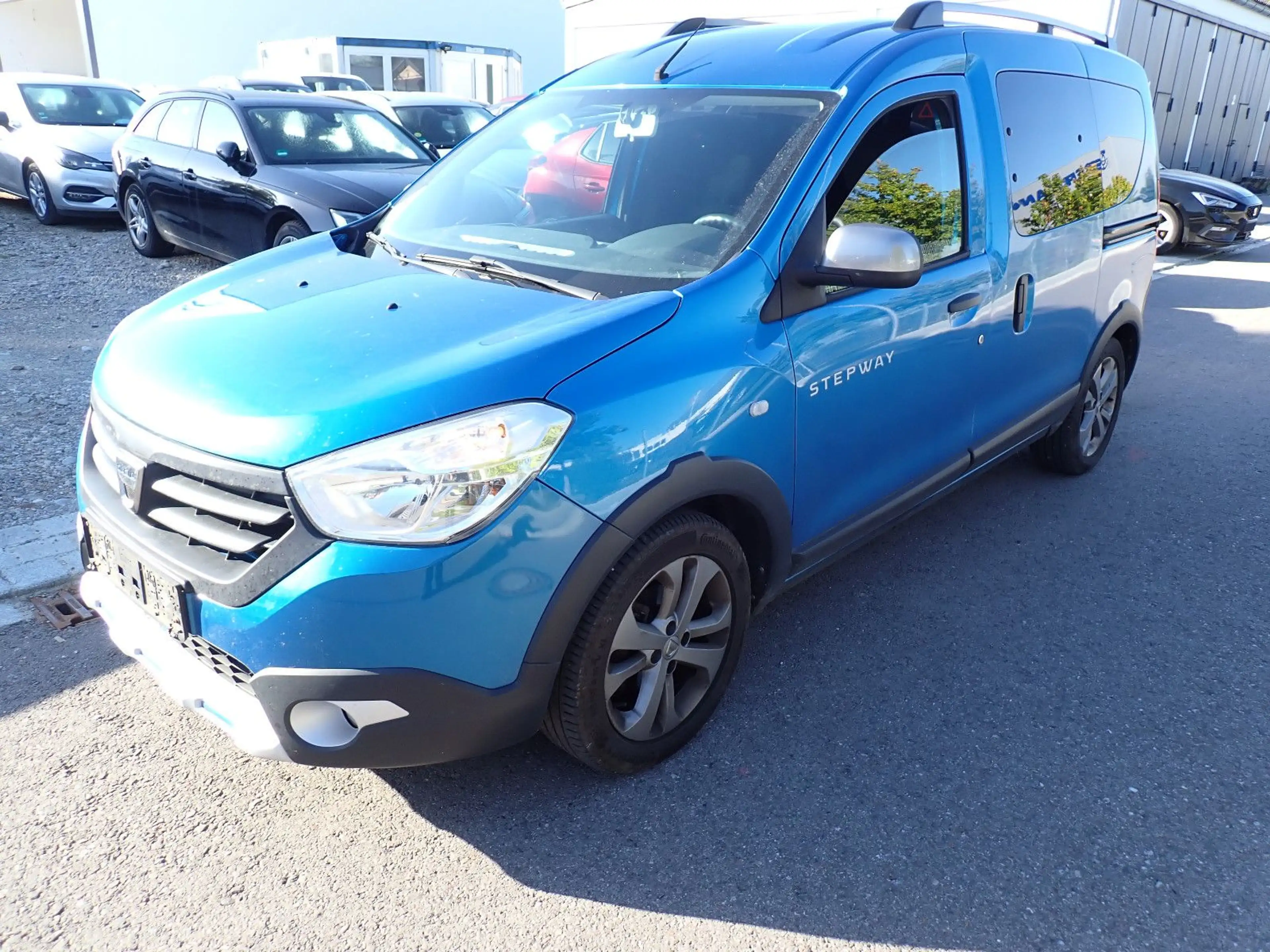 Dacia Dokker Stepway 8-fach Reifen Guter Zustand — photo 2