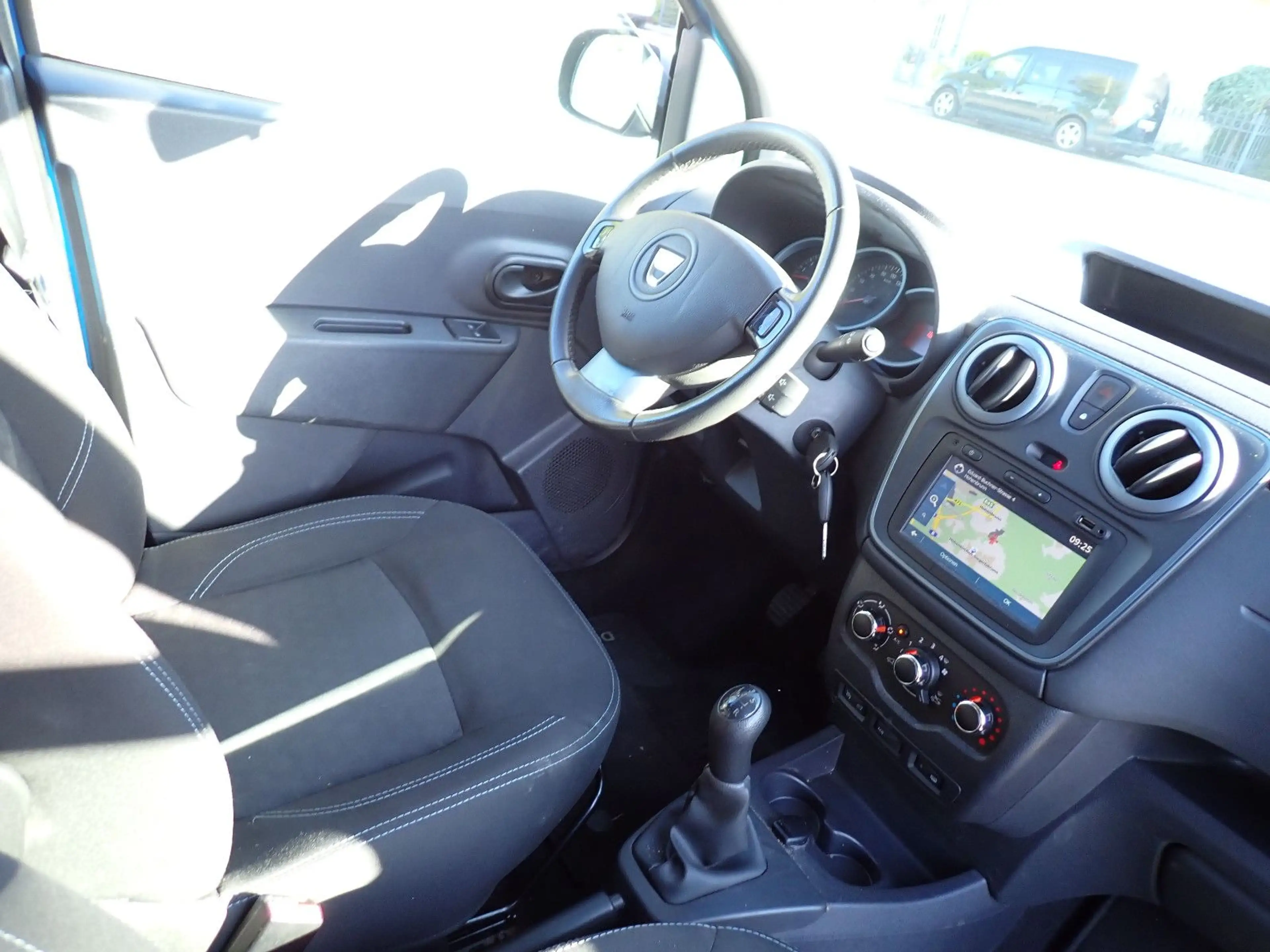 Dacia Dokker Stepway 8-fach Reifen Guter Zustand — photo 6