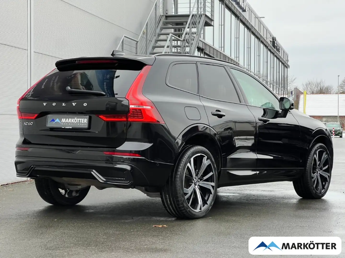 Volvo XC60 T8 AWD Ultimate Dark ACC/B&W/360°/LUFT/PANO Schwarz - 2