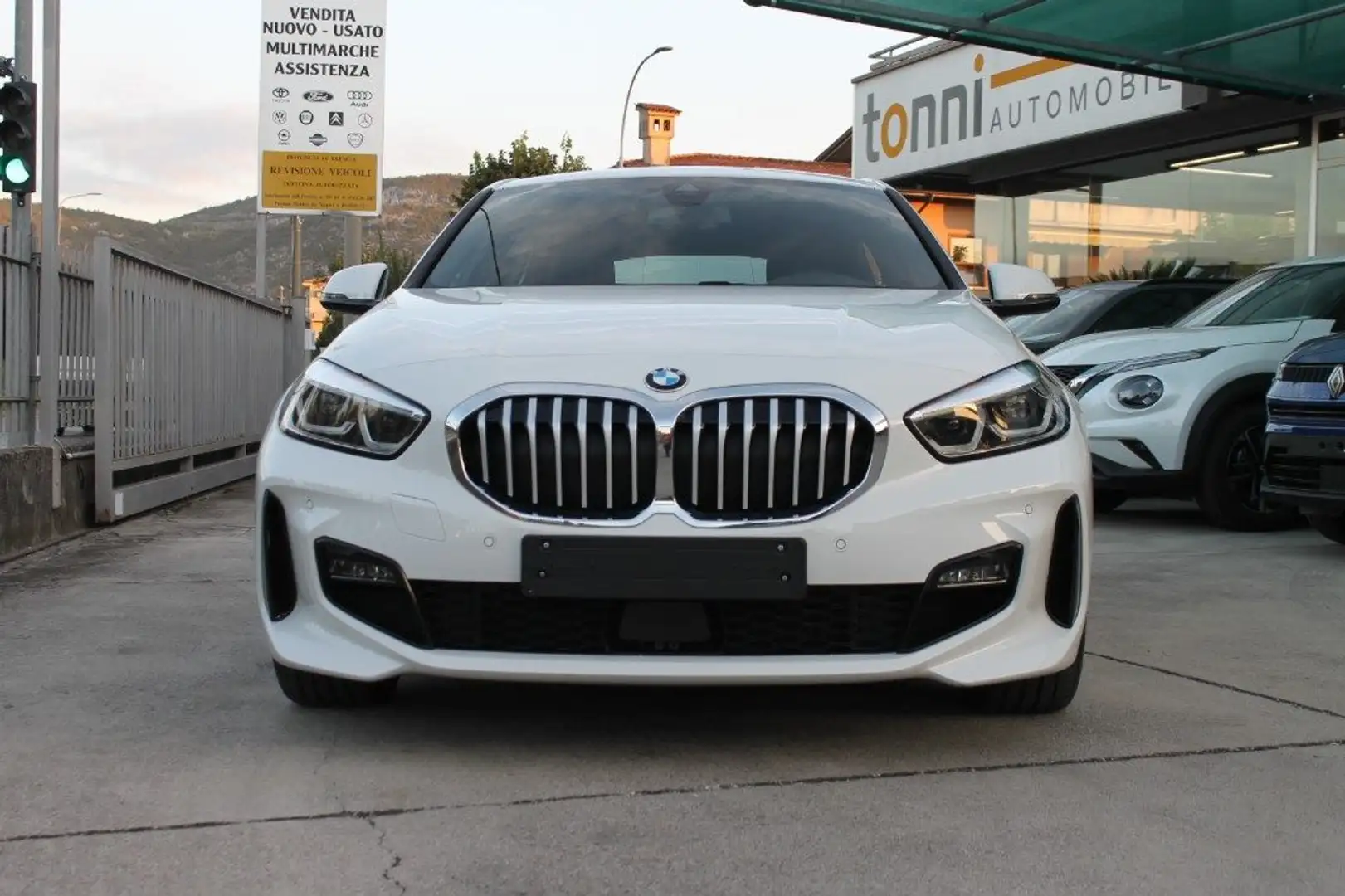 BMW 118 i 5p Steptronic MSport *15000km* Blanc - 2