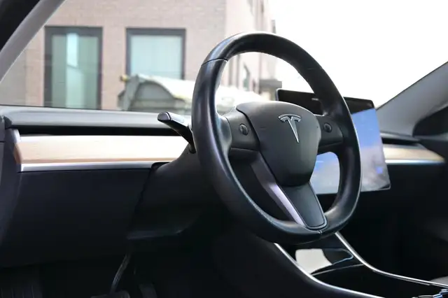 Tesla Model 3 view 7