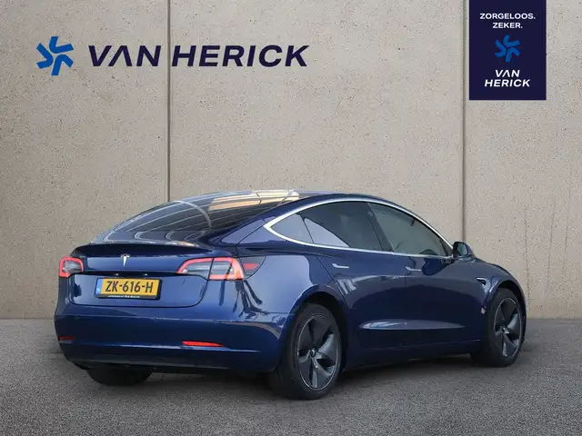 Tesla Model 3 view 2