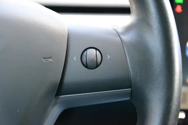 Tesla Model 3 view 16