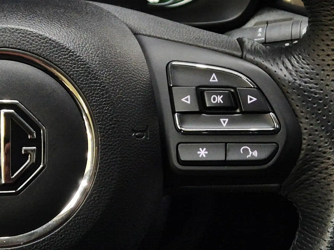 MG MG5 51 KWH Luxury NAVI+LED+SHZ+DAB+ACC+360°+DAB+ 17