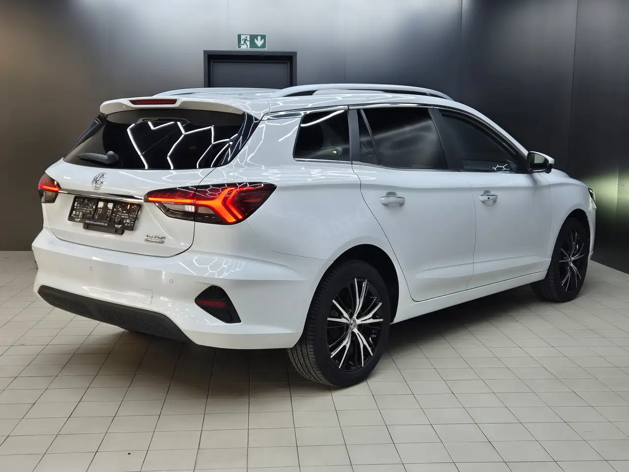 MG MG5 51 KWH Luxury NAVI+LED+SHZ+DAB+ACC+360°+DAB+ 7