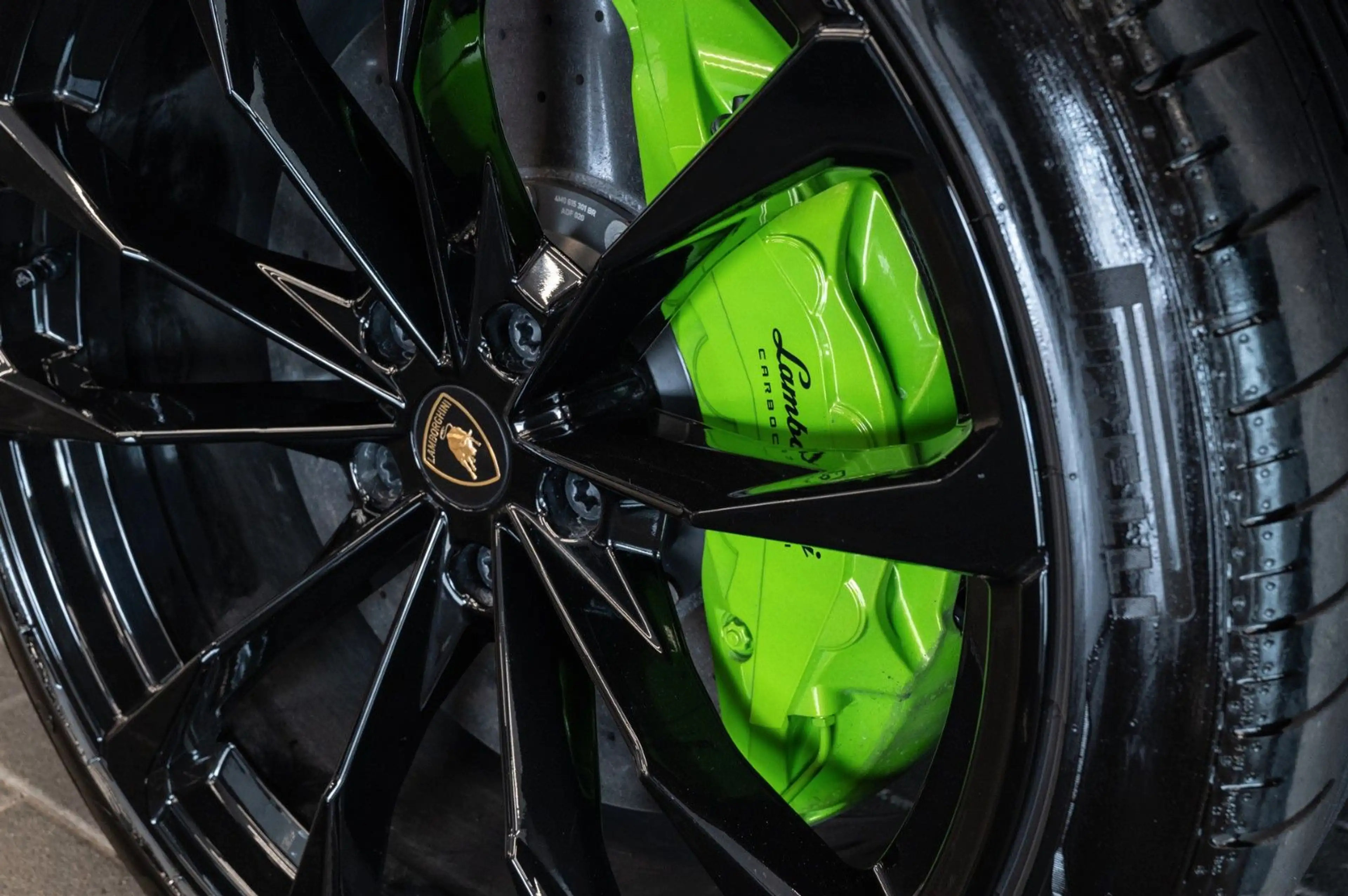 Lamborghini Urus S 4.0 V8|AKRAPOVIC|CARBON|PANO|B&O|ACC — photo 11