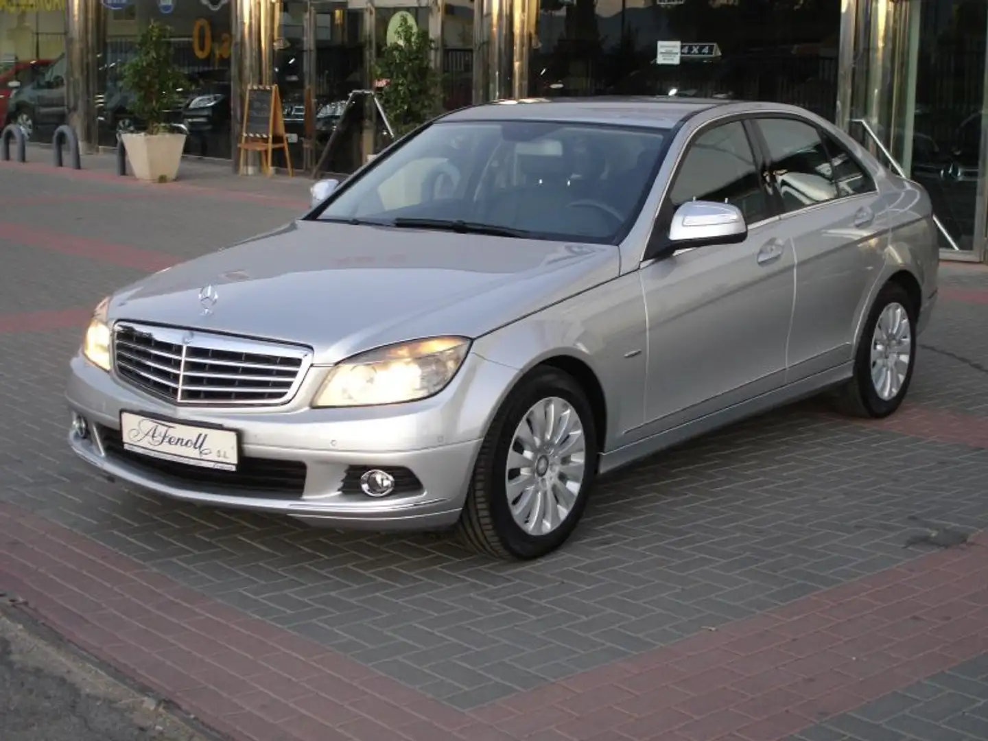 Mercedes-Benz MERCEDES-BENZ Clase C Berlina  Automático de 4 Pu Сірий - 2