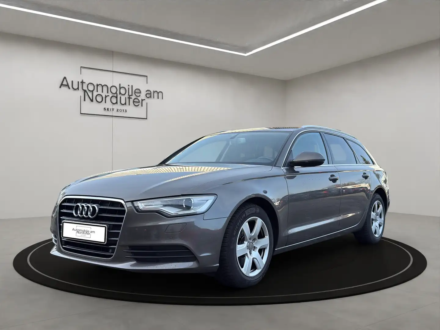 Audi A6 Avant 2.0 TDI ultra Aut.-Navi-Xenon-Sportsitze Grau - 1