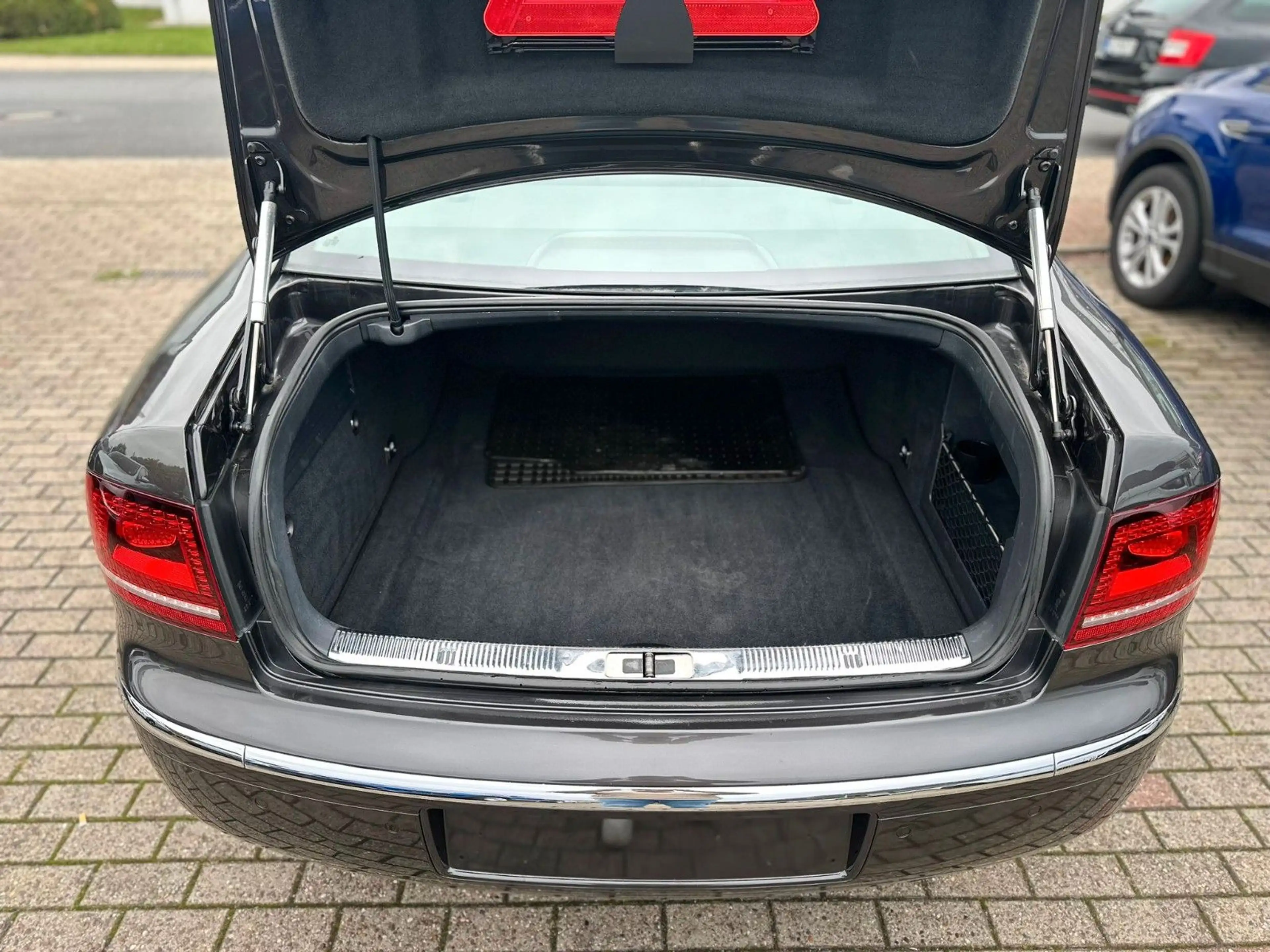 Volkswagen Phaeton V6 TDI 5-Sitzer 4Motion — photo 7