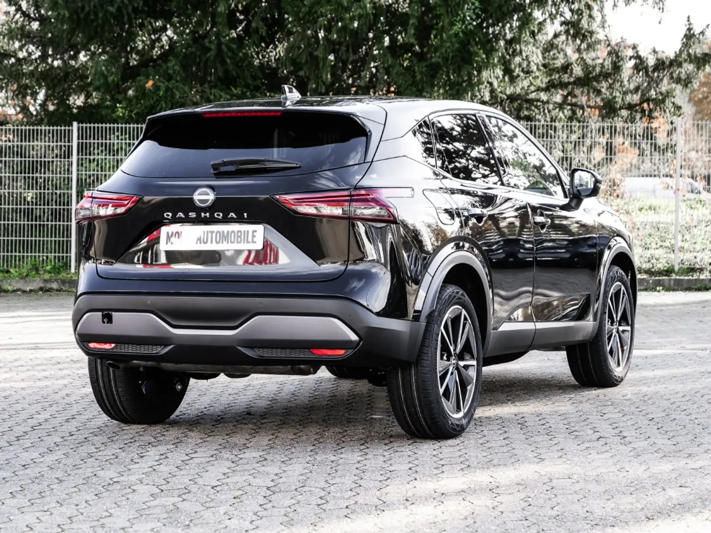 Nissan Qashqai EU6d Tekna 1.3 DIG-T MHEV 158PS 6MT 4x2 HUD Navi d Schwarz - 2