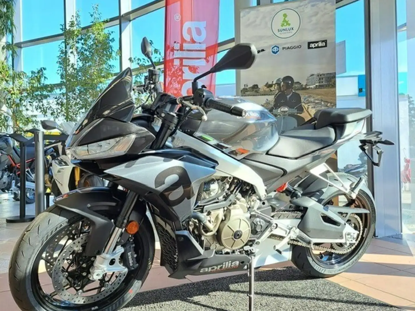 Aprilia Tuono 660 660 - 2