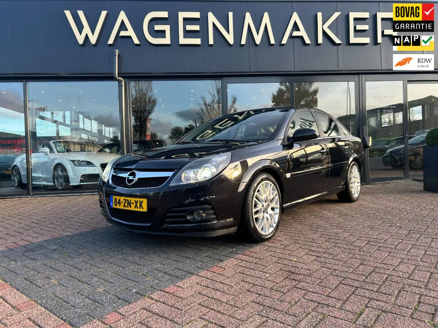 Opel Vectra GTS 2.2-16V Executive Clima|Cruise|NAVI|Goed OH! Zwart - 1