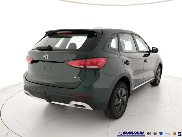 MG ZS view 3