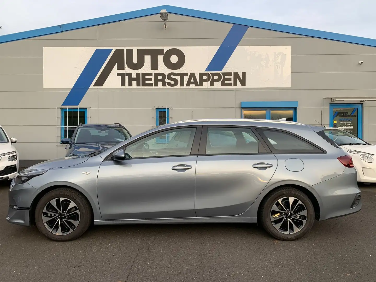 Kia Ceed SW / cee'd SW 140PS Navi/AppConect/PDC/16Alu Silber - 2