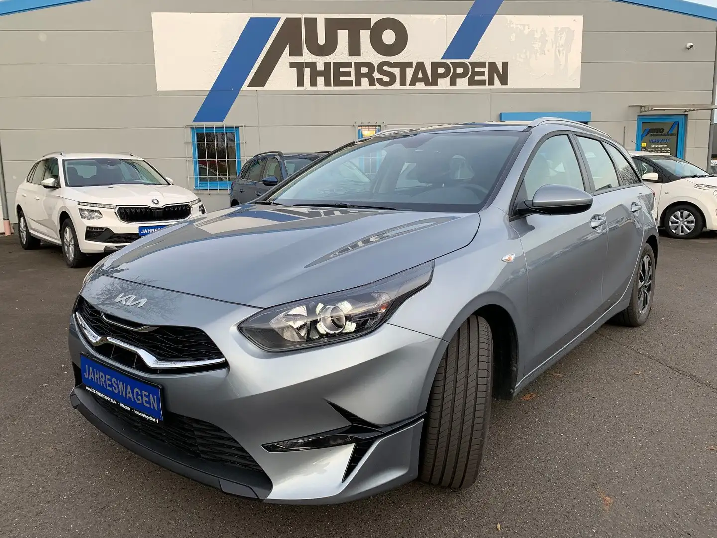 Kia Ceed SW / cee'd SW 140PS Navi/AppConect/PDC/16Alu Silber - 1