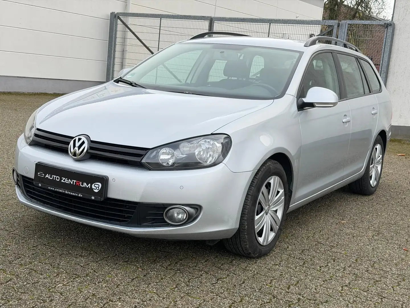 Volkswagen Golf VI Variant Trendline*1.6TDI AUTOMATIK Silber - 2