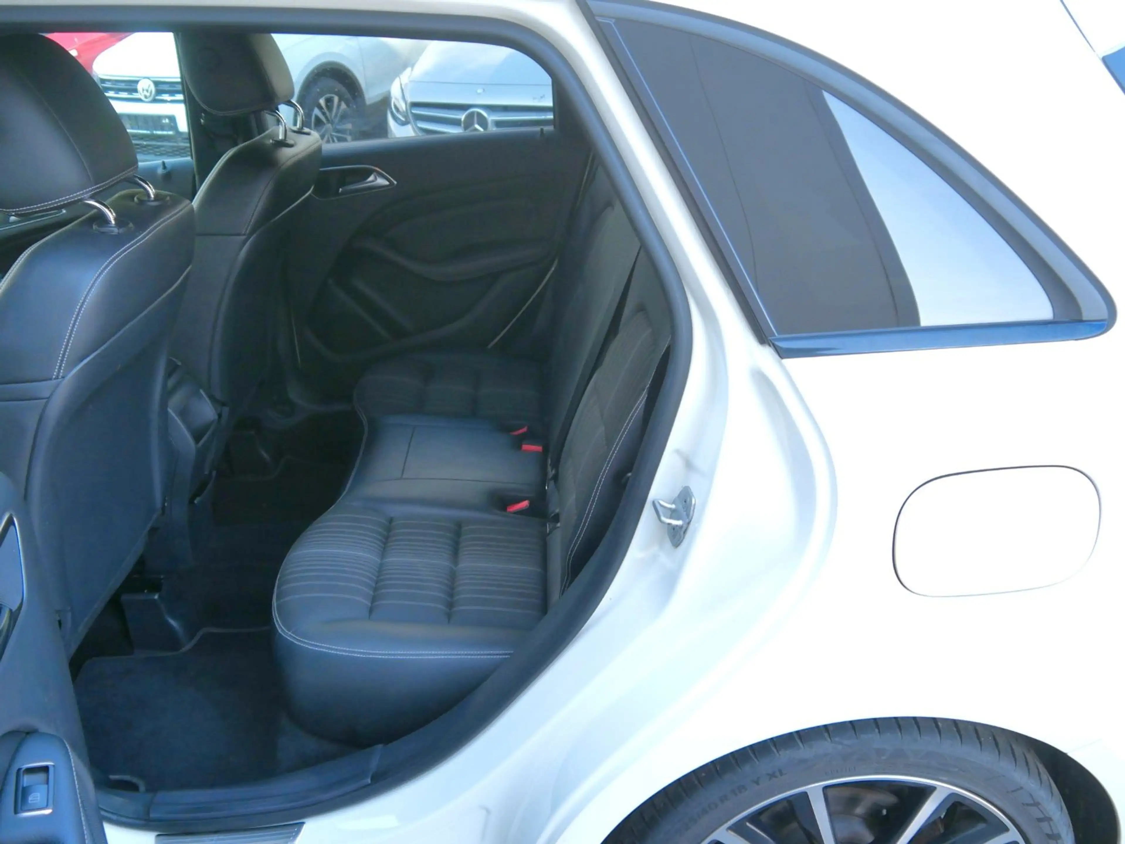 Mercedes-Benz B 200 SPORT-PAKET AUT. BIXENON/PDC/NIGHT/AHK — photo 9
