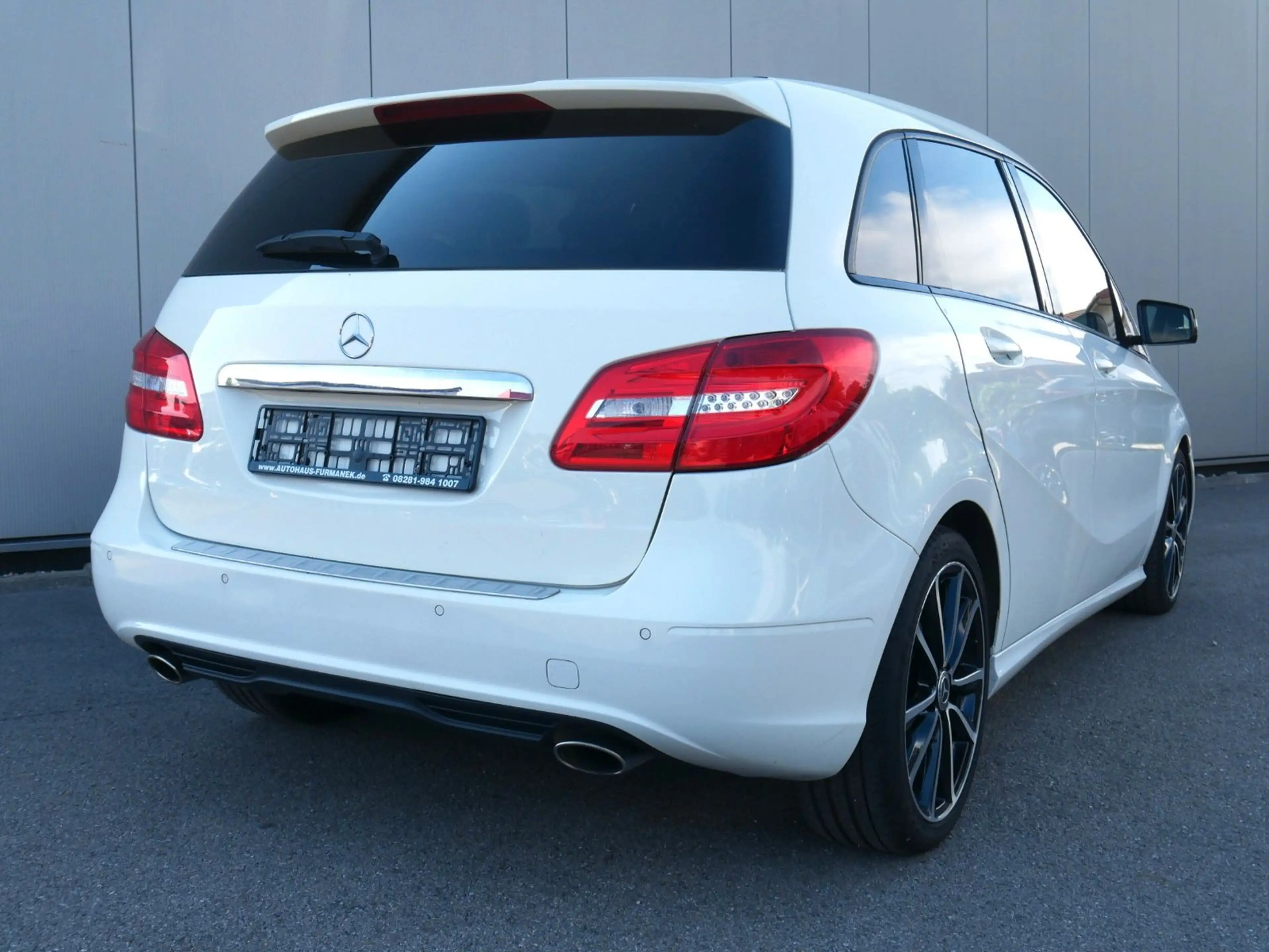 Mercedes-Benz B 200 SPORT-PAKET AUT. BIXENON/PDC/NIGHT/AHK — photo 4
