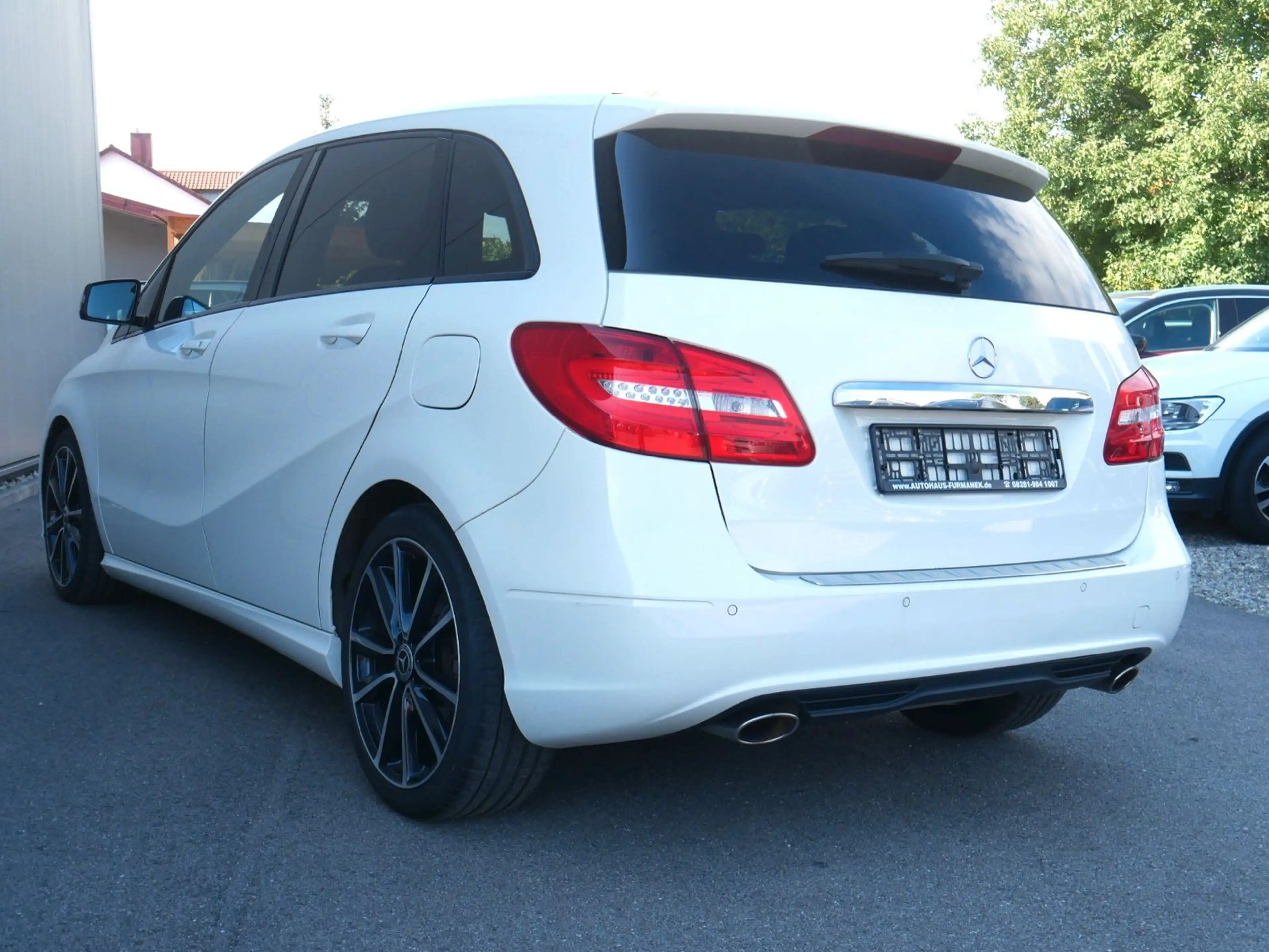 Mercedes-Benz B 200 SPORT-PAKET AUT. BIXENON/PDC/NIGHT/AHK — photo 2
