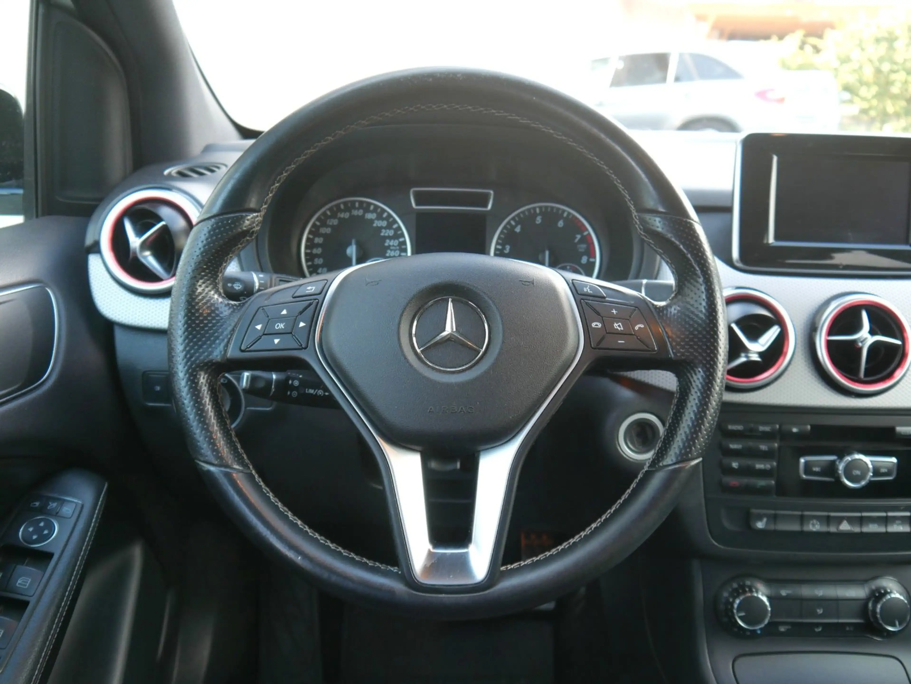 Mercedes-Benz B 200 SPORT-PAKET AUT. BIXENON/PDC/NIGHT/AHK — photo 15