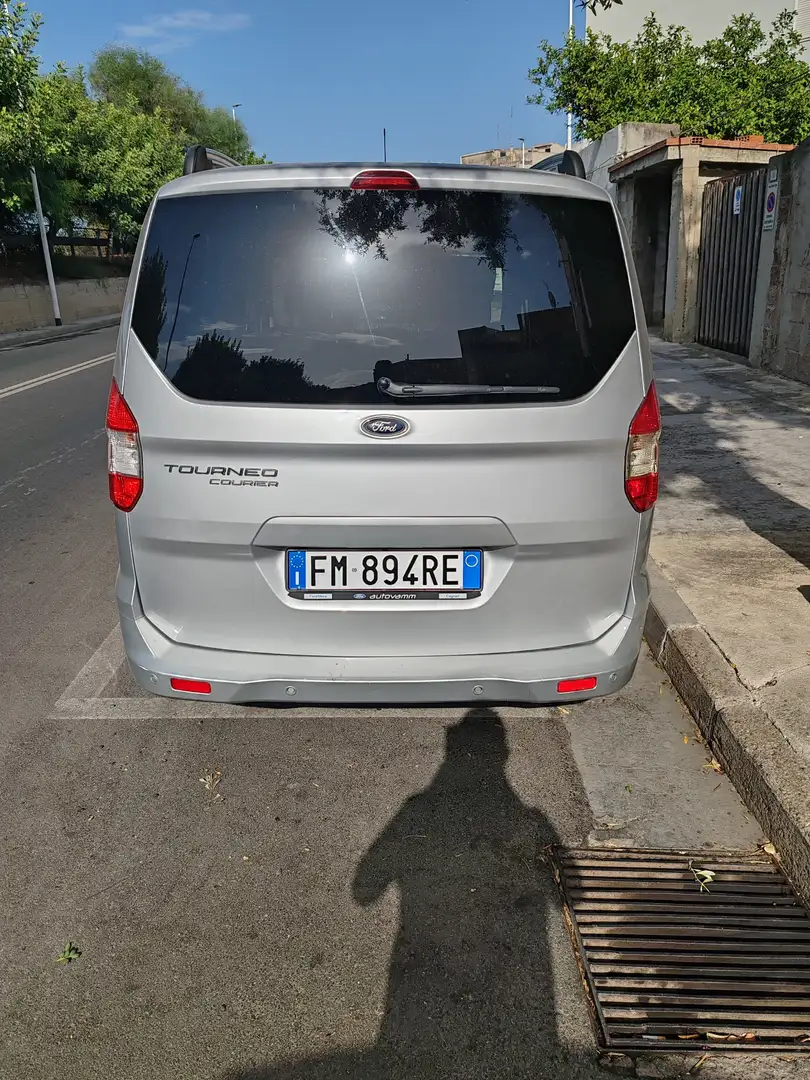 Ford Courier - 1