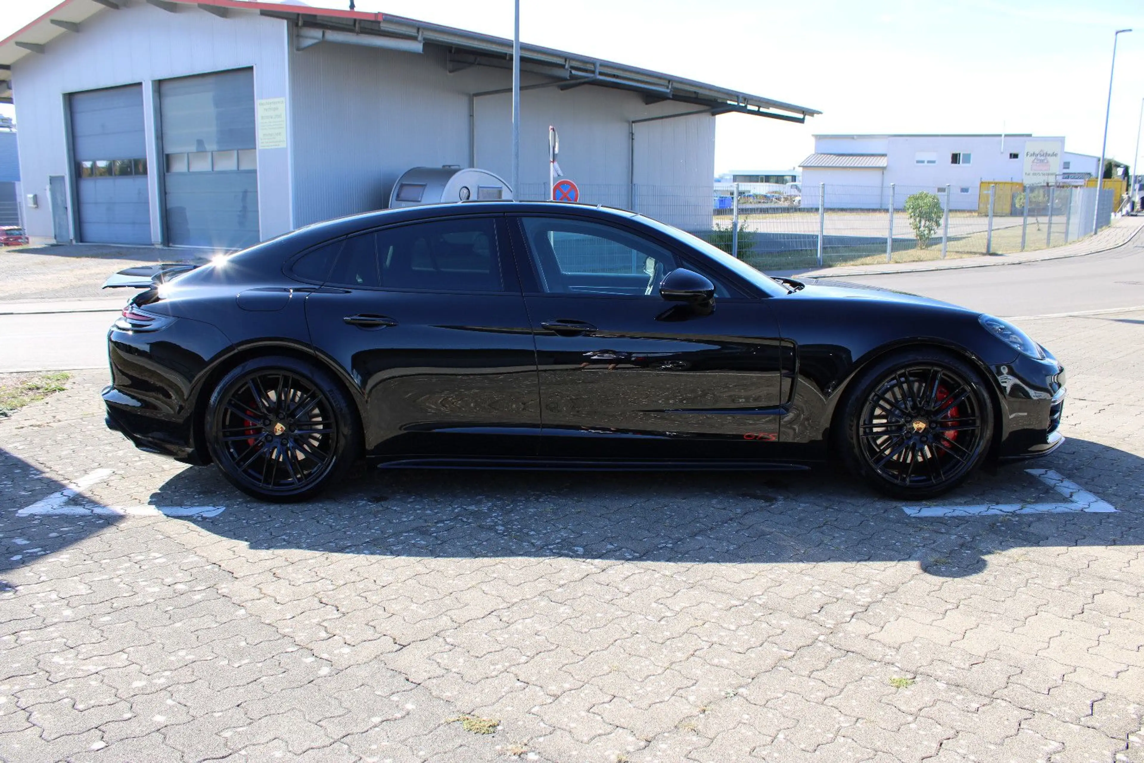 Porsche Panamera GTS — photo 4