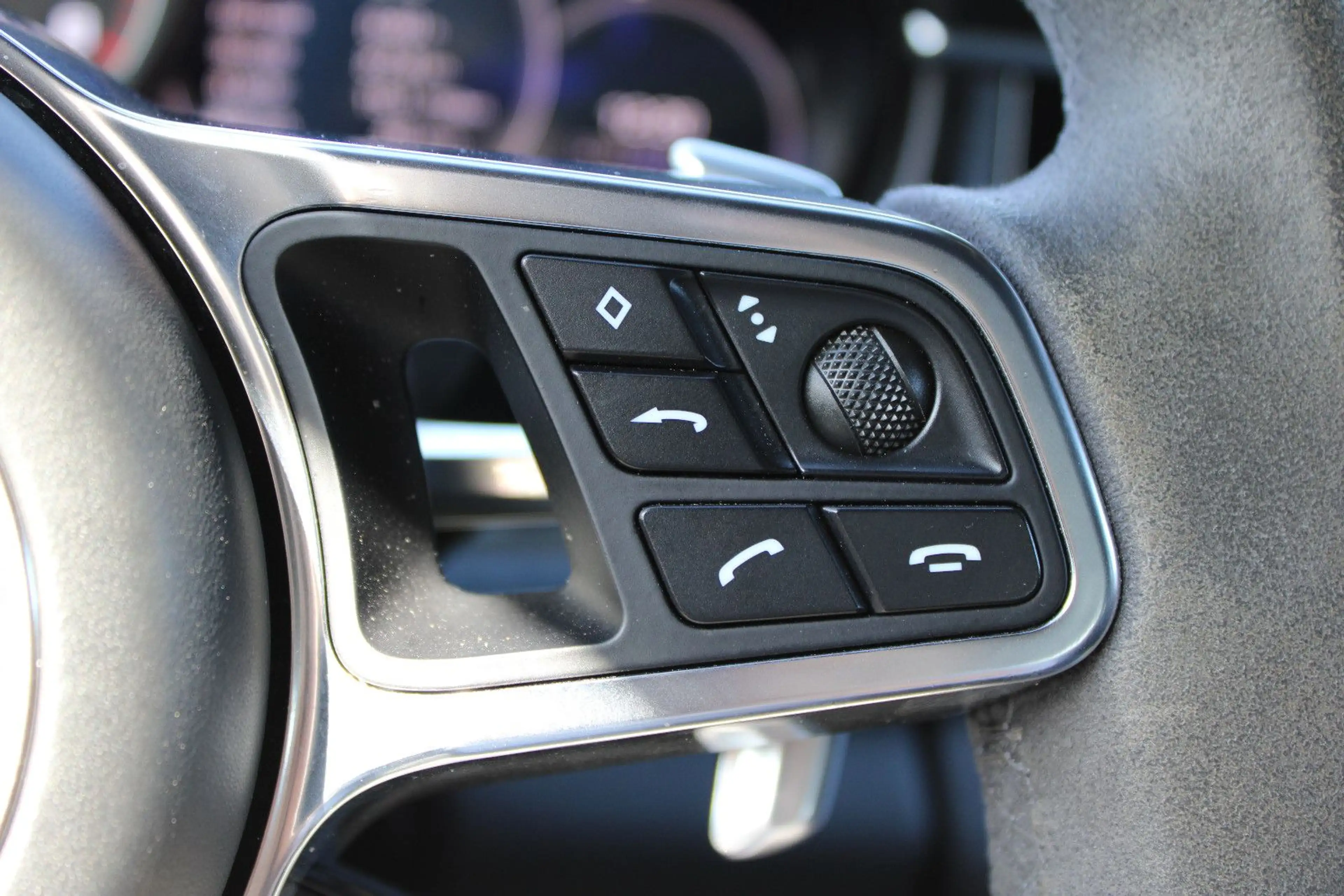 Porsche Panamera GTS — photo 26