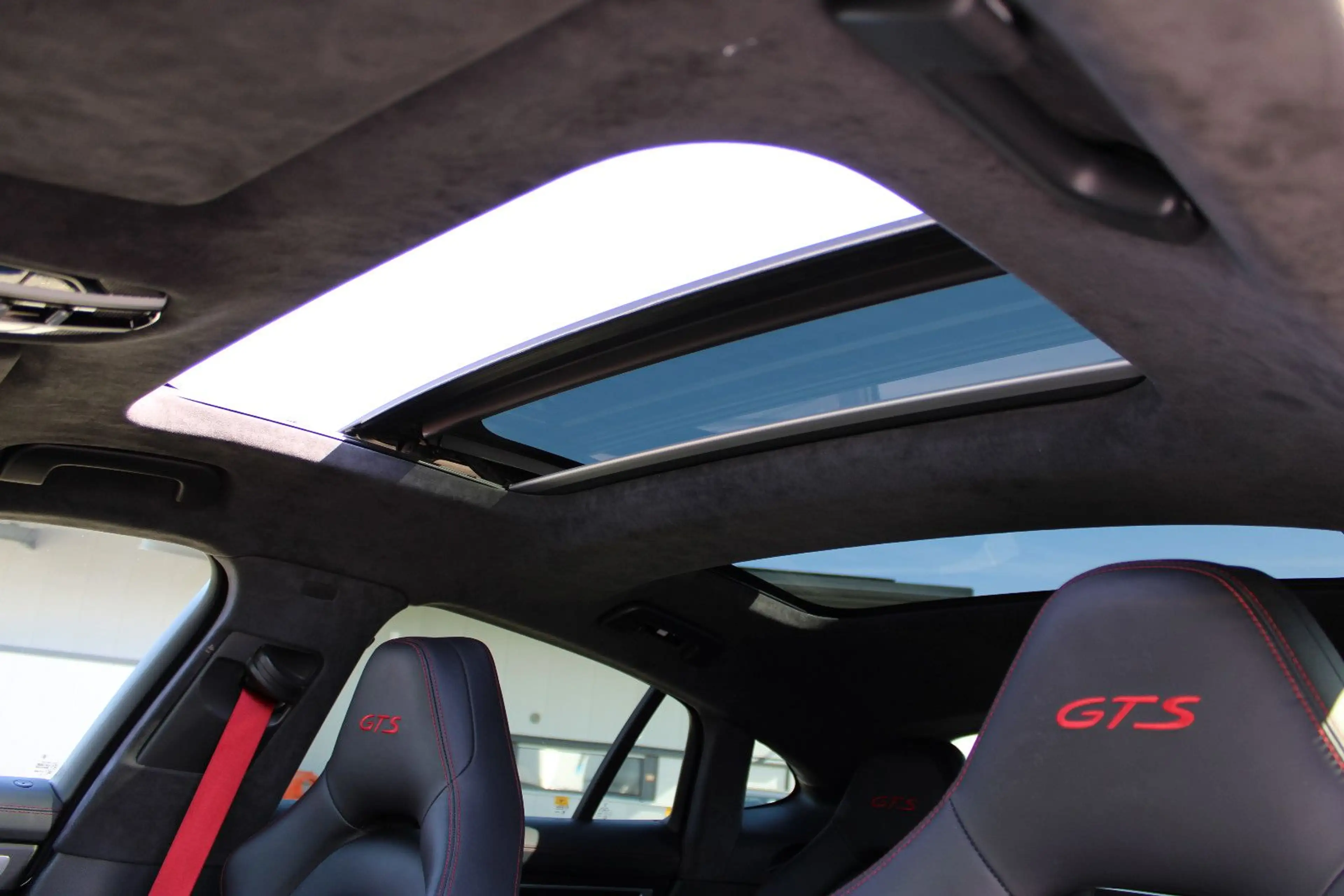 Porsche Panamera GTS — photo 18