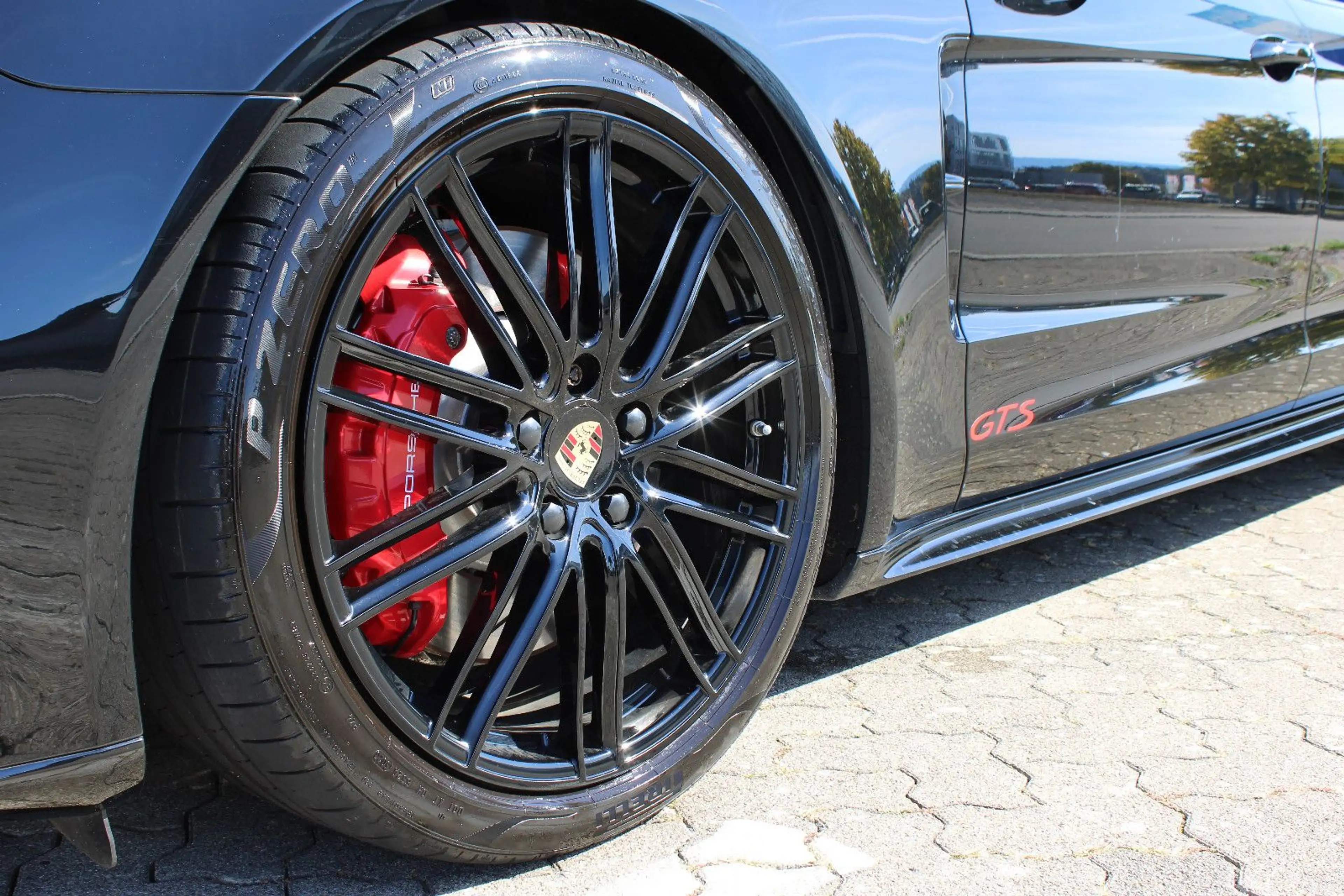 Porsche Panamera GTS — photo 14