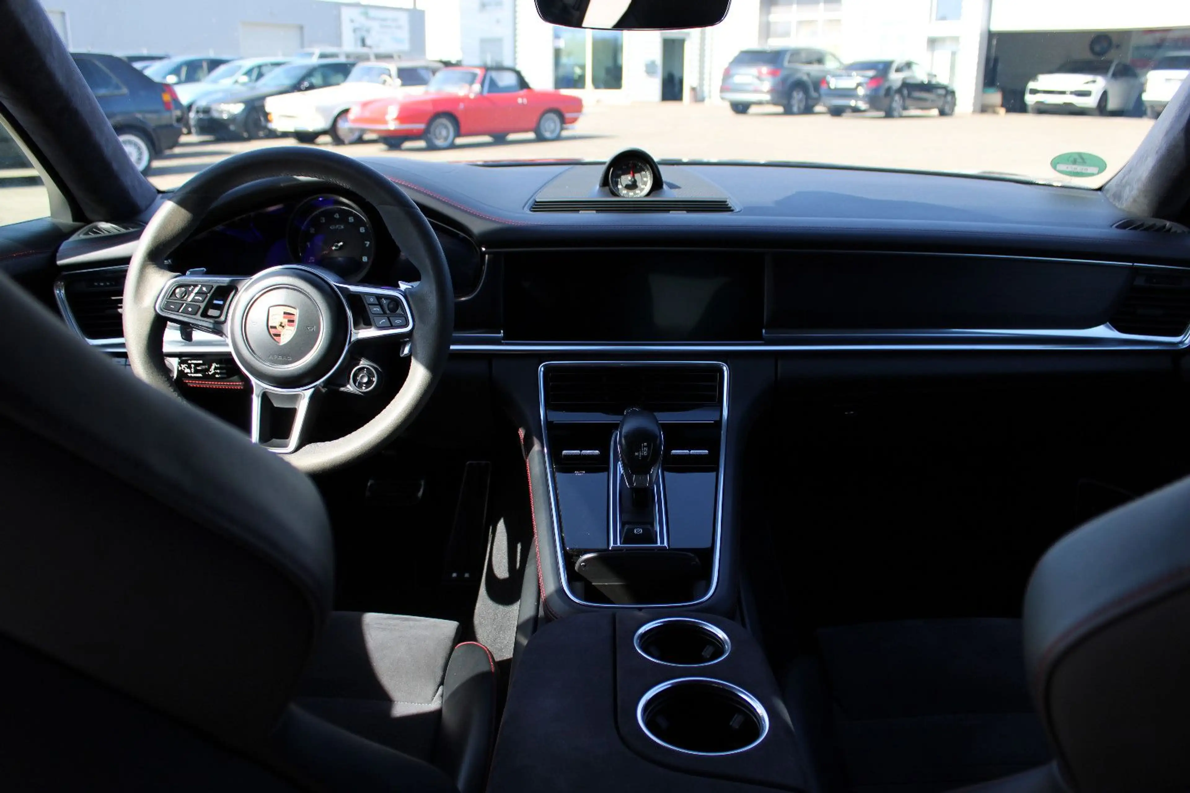 Porsche Panamera GTS — photo 41